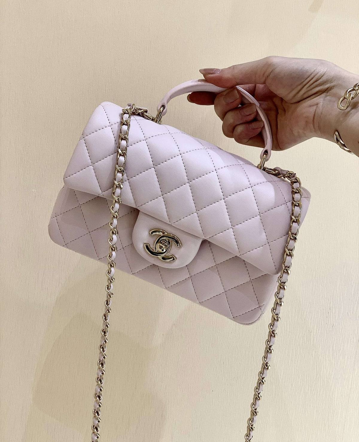 Ellebag’s Masterful Recreation of the Chanel Classic Flap Mini Handle AP2431: A Journey Through Three Exquisite Hues(2025 Jan Updated)-Best Quality Fake Louis Vuitton Bag Online Store, Replica designer bag ru