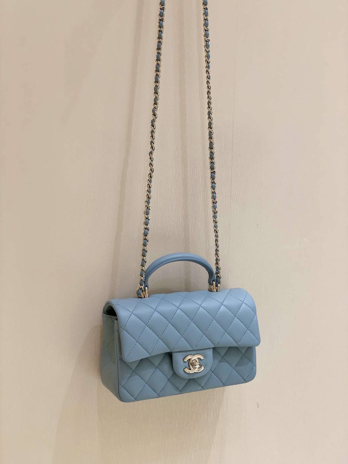 Ellebag’s Masterful Recreation of the Chanel Classic Flap Mini Handle AP2431: A Journey Through Three Exquisite Hues(2025 Jan Updated)-Best Quality Fake Louis Vuitton Bag Online Store, Replica designer bag ru