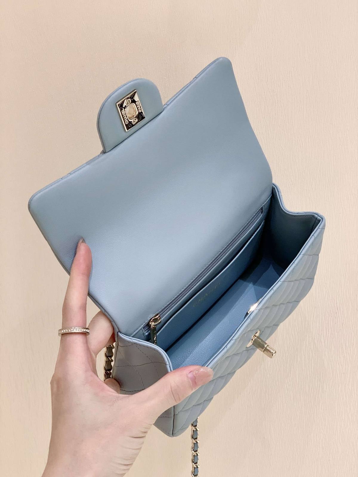 Ellebag’s Masterful Recreation of the Chanel Classic Flap Mini Handle AP2431: A Journey Through Three Exquisite Hues(2025 Jan Updated)-Best Quality Fake Louis Vuitton Bag Online Store, Replica designer bag ru