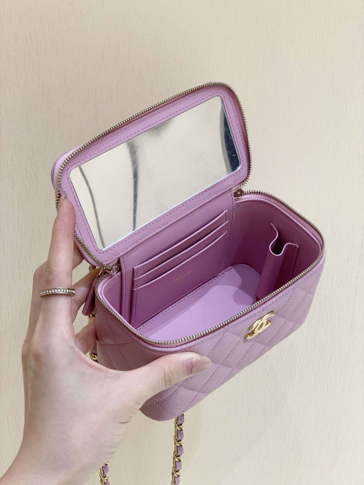 Ellebag’s Masterful Recreation of the Chanel Top Handle Vanity AP2805: A Journey Through Four Exquisite Hues(2025 Jan Updated)-Best Quality Fake Louis Vuitton Bag Online Store, Replica designer bag ru