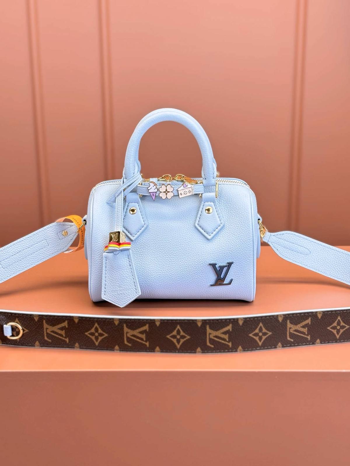 “Ellebag’s 1:1 Replica of Louis Vuitton Speedy Bandoulière 18 M24604: A Fusion of Craftsmanship and Innovation”(2025 Jan Updated)-အရည်အသွေးအကောင်းဆုံးအတု Louis Vuitton Bag အွန်လိုင်းစတိုး၊ ပုံစံတူဒီဇိုင်နာအိတ် ru