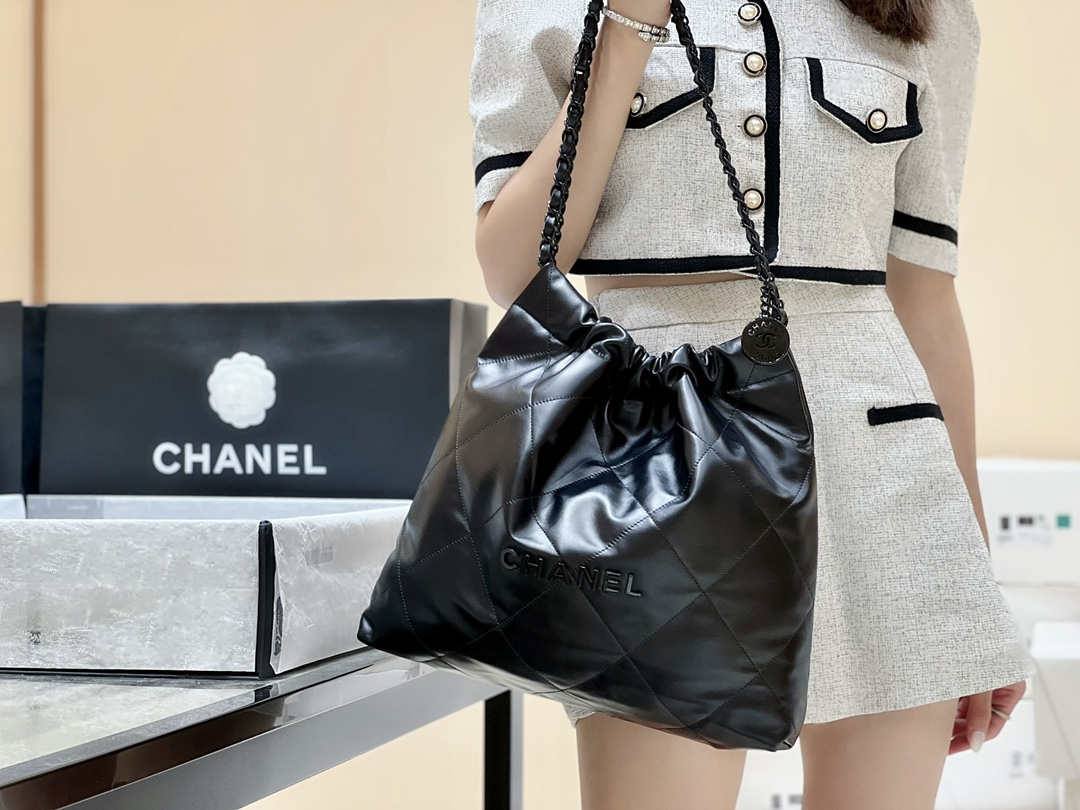 Ellebag’s Masterful Replica: The All-Black Chanel 22 Handbag AS3261(2025 Jan Updated)-Best Quality Fake Louis Vuitton Bag Online Store, Replica designer bag ru