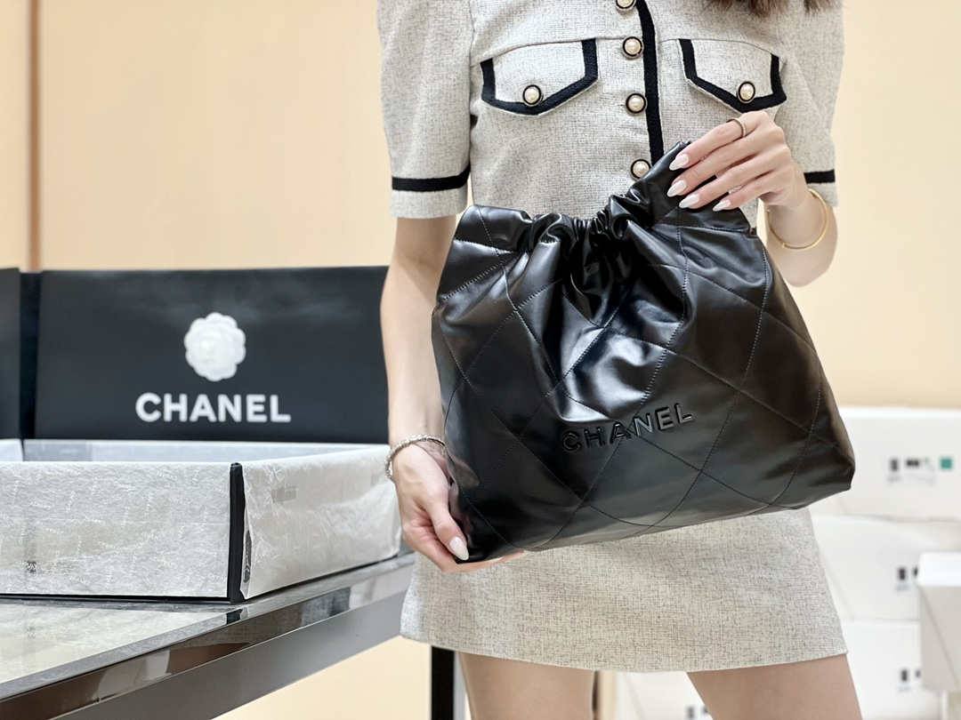 Ellebag’s Masterful Replica: The All-Black Chanel 22 Handbag AS3261(2025 Jan Updated)-Best Quality Fake Louis Vuitton Bag Online Store, Replica designer bag ru