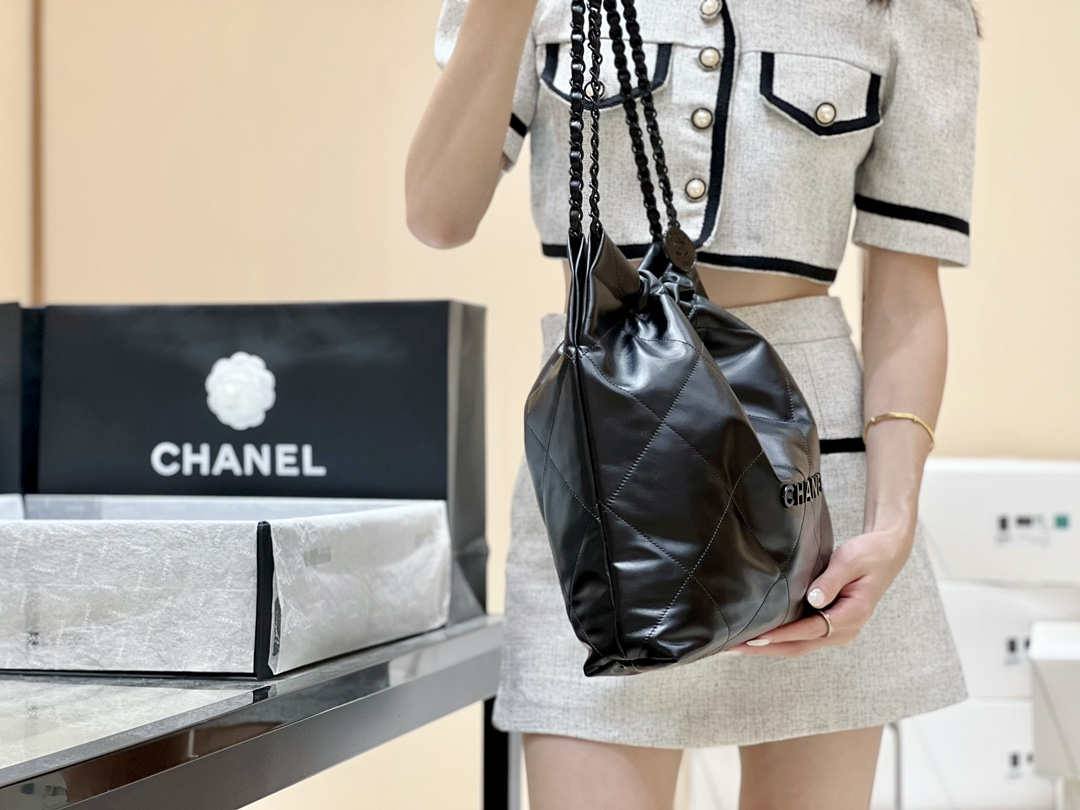 Ellebag’s Masterful Replica: The All-Black Chanel 22 Handbag AS3261(2025 Jan Updated)-Best Quality Fake Louis Vuitton Bag Online Store, Replica designer bag ru