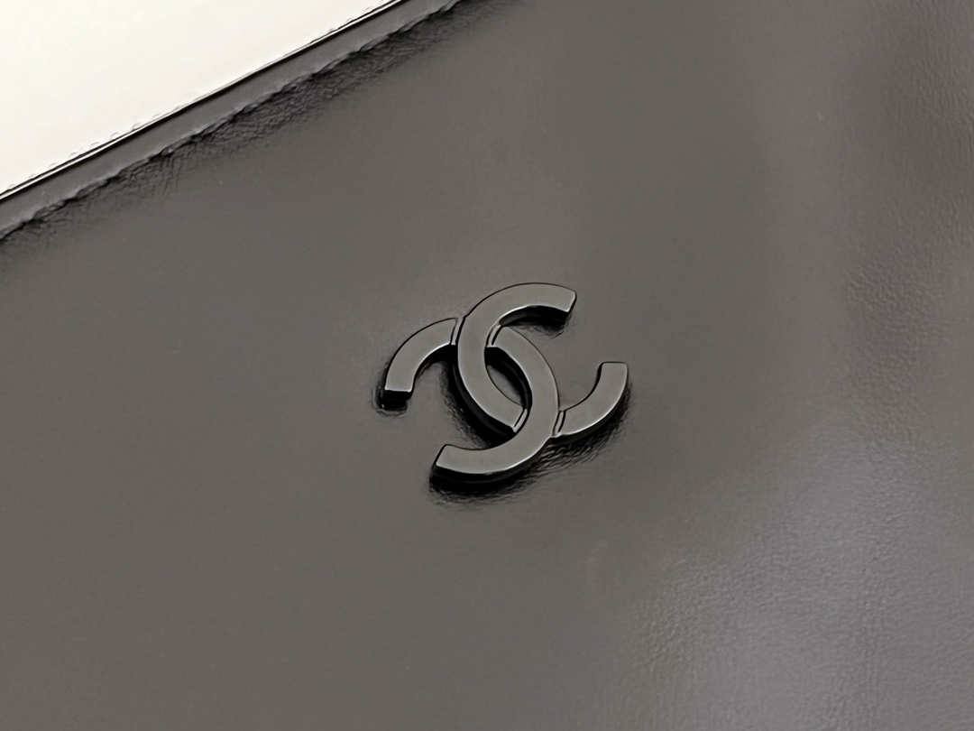 Ellebag’s Masterful Replica: The All-Black Chanel 22 Handbag AS3261(2025 Jan Updated)-Best Quality Fake Louis Vuitton Bag Online Store, Replica designer bag ru