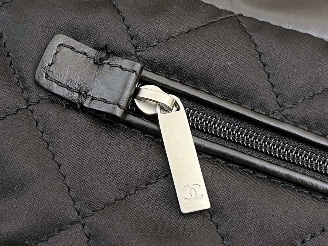 Ellebag’s Masterful Replica: The All-Black Chanel 22 Handbag AS3261(2025 Jan Updated)-Best Quality Fake Louis Vuitton Bag Online Store, Replica designer bag ru