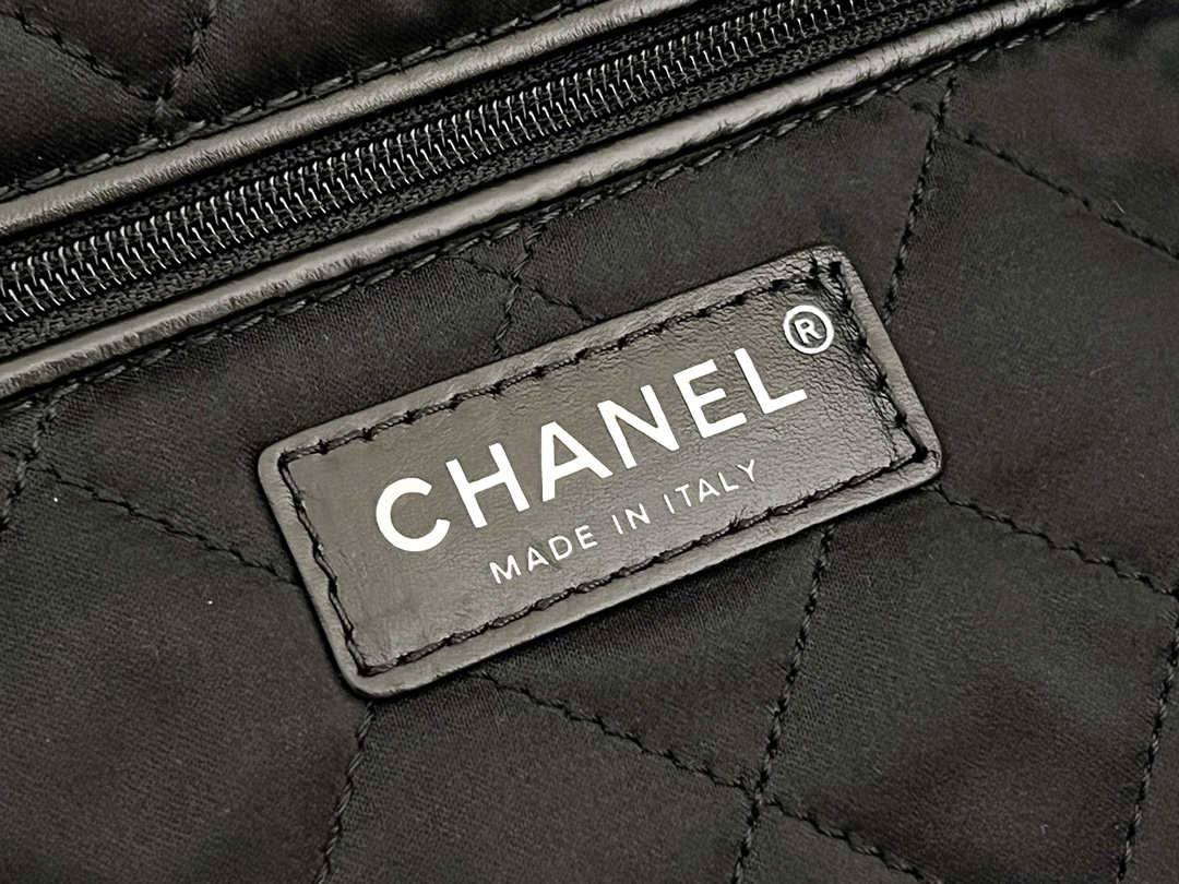 Ellebag’s Masterful Replica: The All-Black Chanel 22 Handbag AS3261(2025 Jan Updated)-Best Quality Fake Louis Vuitton Bag Online Store, Replica designer bag ru