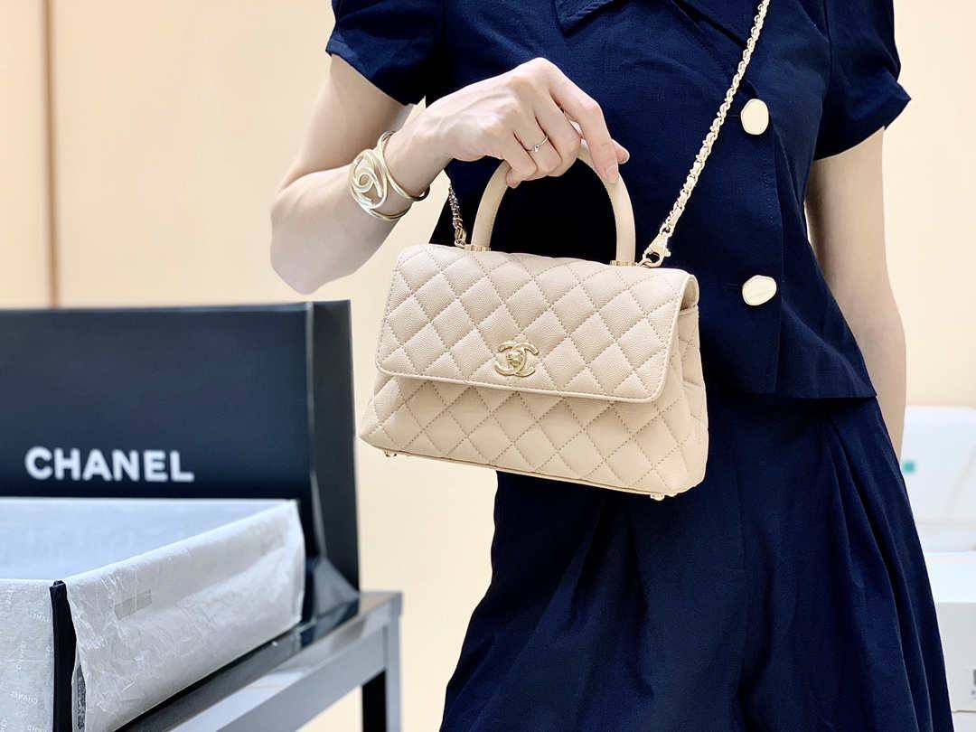 Ellebag’s Masterful Replica: The Beige Caviar Leather Chanel Coco Handle 22P with Champagne Gold Hardware(2025 Jan Updated)-Best Quality Fake Louis Vuitton Bag Online Store, Replica designer bag ru