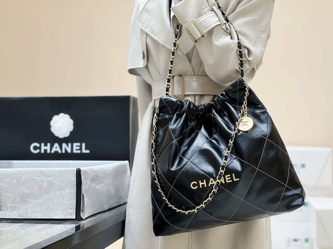 Ellebag’s Masterful Replica: The Black Calfskin Chanel 22 Handbag AS3261 with Gold Hardware(2025 Jan Updated)-Best Quality Fake Louis Vuitton Bag Online Store, Replica designer bag ru