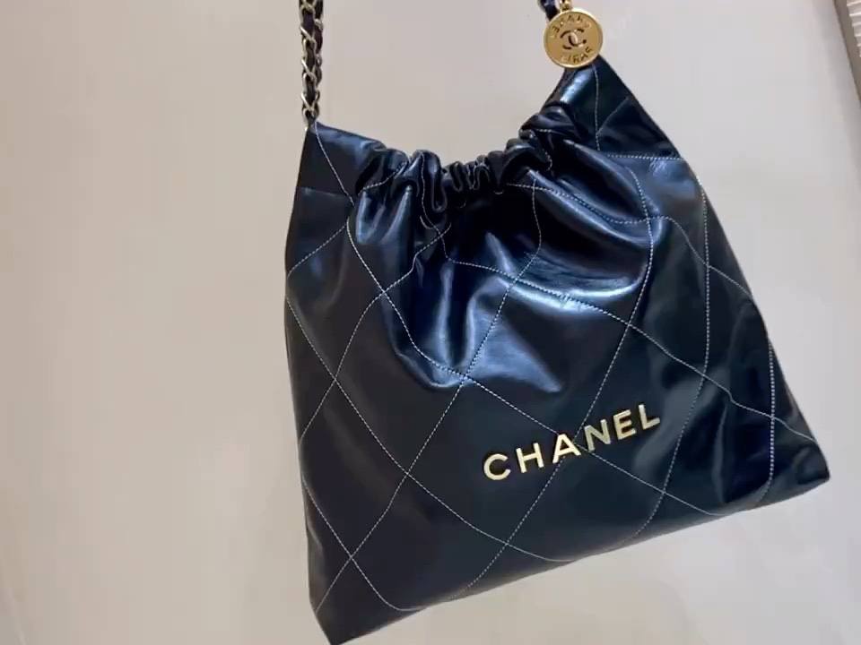 Ellebag’s Masterful Replica: The Black Calfskin Chanel 22 Handbag AS3261 with Gold Hardware(2025 Jan Updated)-Best Quality Fake Louis Vuitton Bag Online Store, Replica designer bag ru