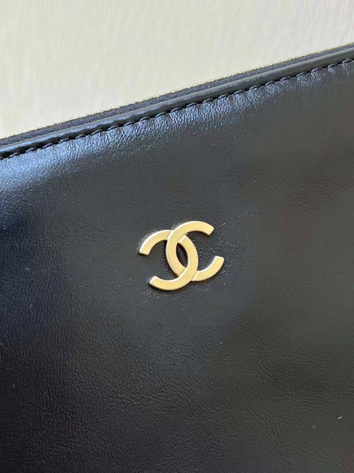 Ellebag’s Masterful Replica: The Black Calfskin Chanel 22 Handbag AS3261 with Gold Hardware(2025 Jan Updated)-Best Quality Fake Louis Vuitton Bag Online Store, Replica designer bag ru