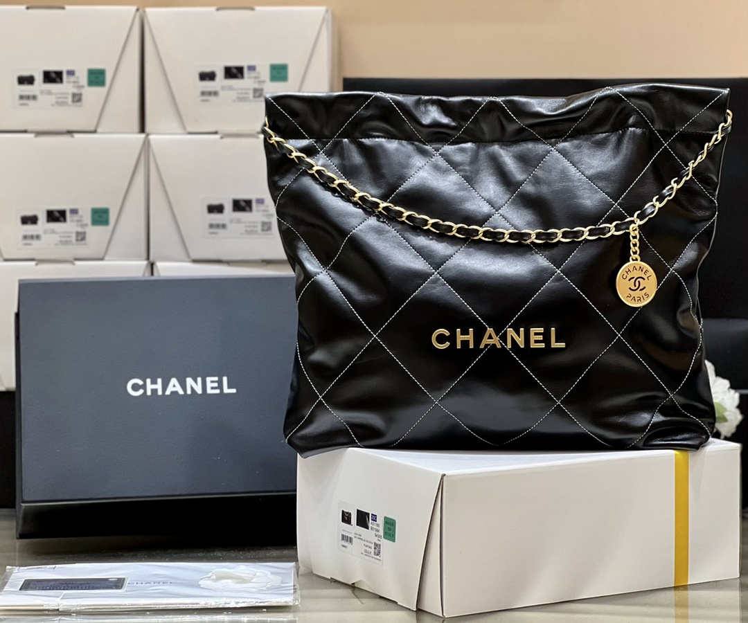 Ellebag’s Masterful Replica: The Black Calfskin Chanel 22 Handbag AS3261 with Gold Hardware(2025 Jan Updated)-Best Quality Fake Louis Vuitton Bag Online Store, Replica designer bag ru