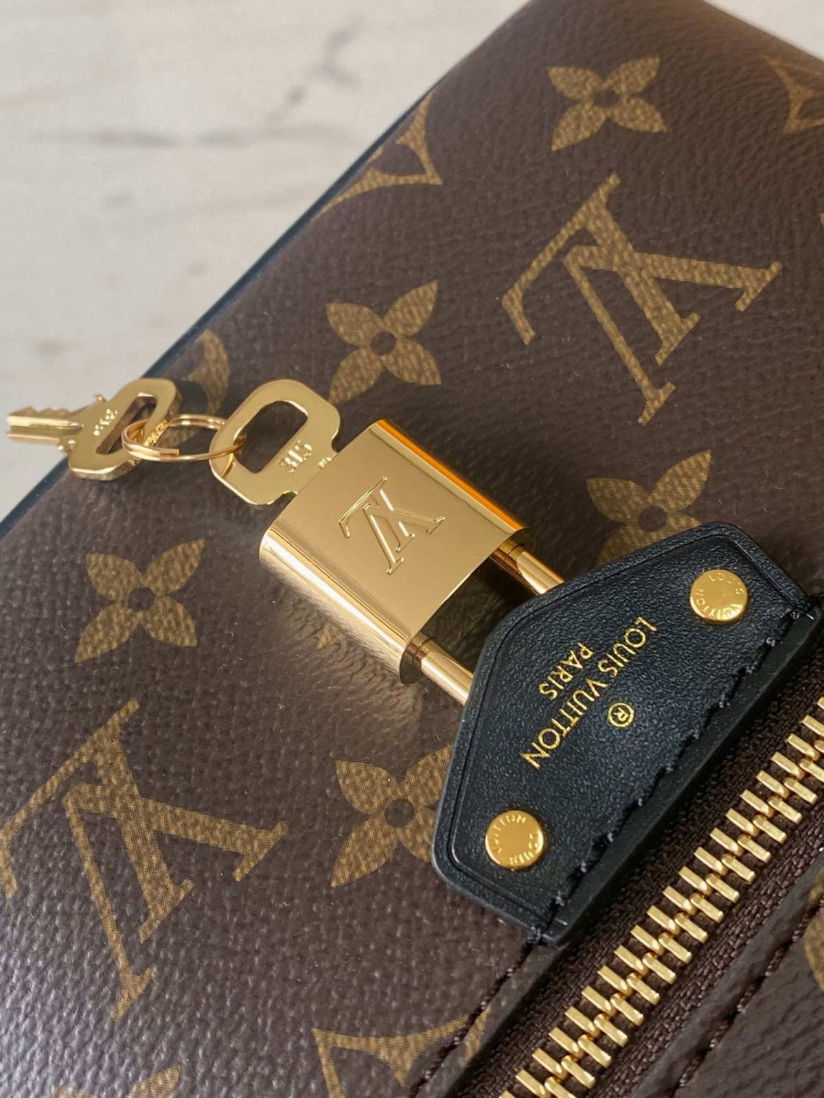 “Ellebag’s 1:1 Replica of Louis Vuitton Vanity Chain 💰ouch Handbag M47125: A Triumph of Craftsmanship”(2025 Jan Updated)-Best Quality Fake Louis Vuitton Bag Online Store, Replica designer bag ru