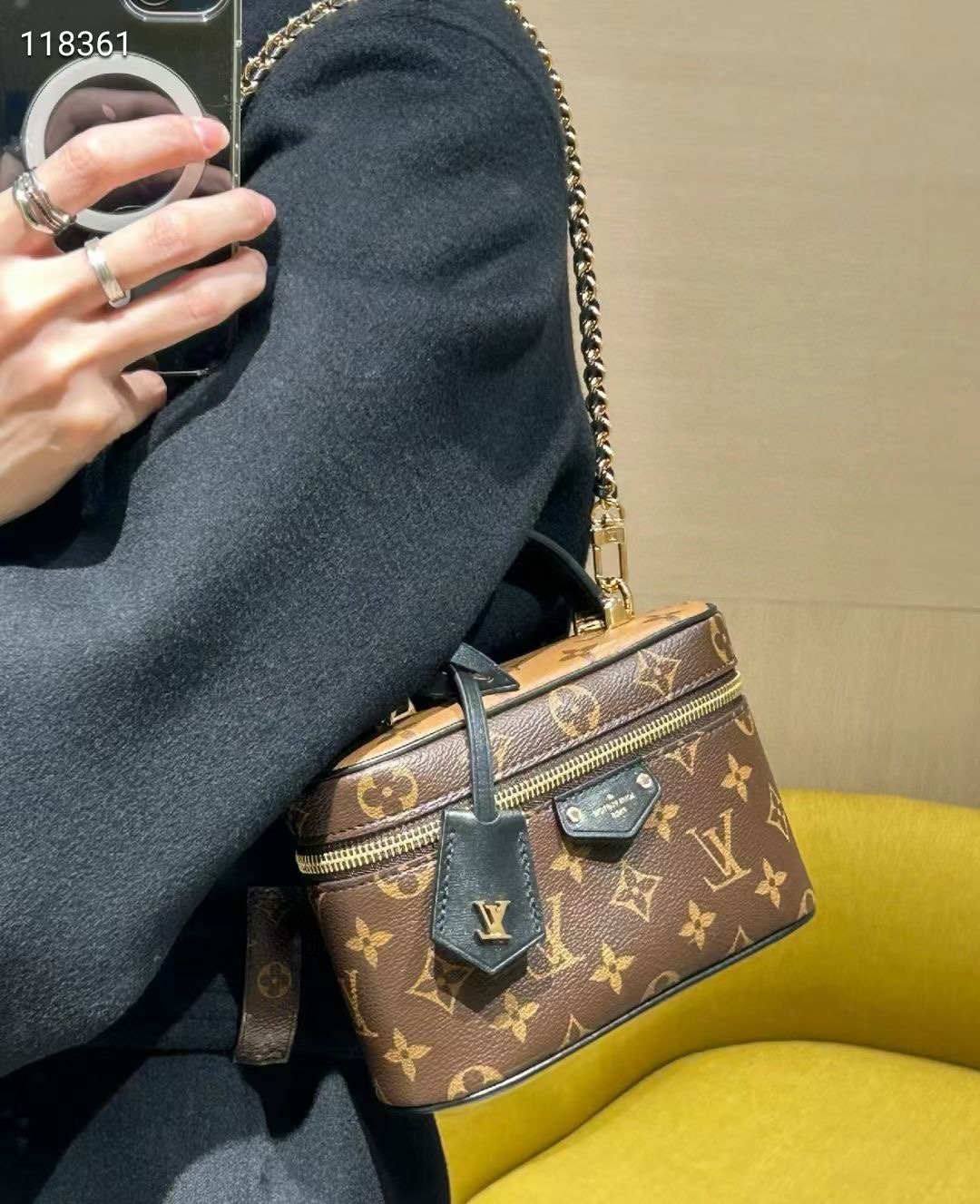 “Ellebag’s 1:1 Replica of Louis Vuitton Vanity Chain 💰ouch Handbag M47125: A Triumph of Craftsmanship”(2025 Jan Updated)-Best Quality Fake Louis Vuitton Bag Online Store, Replica designer bag ru