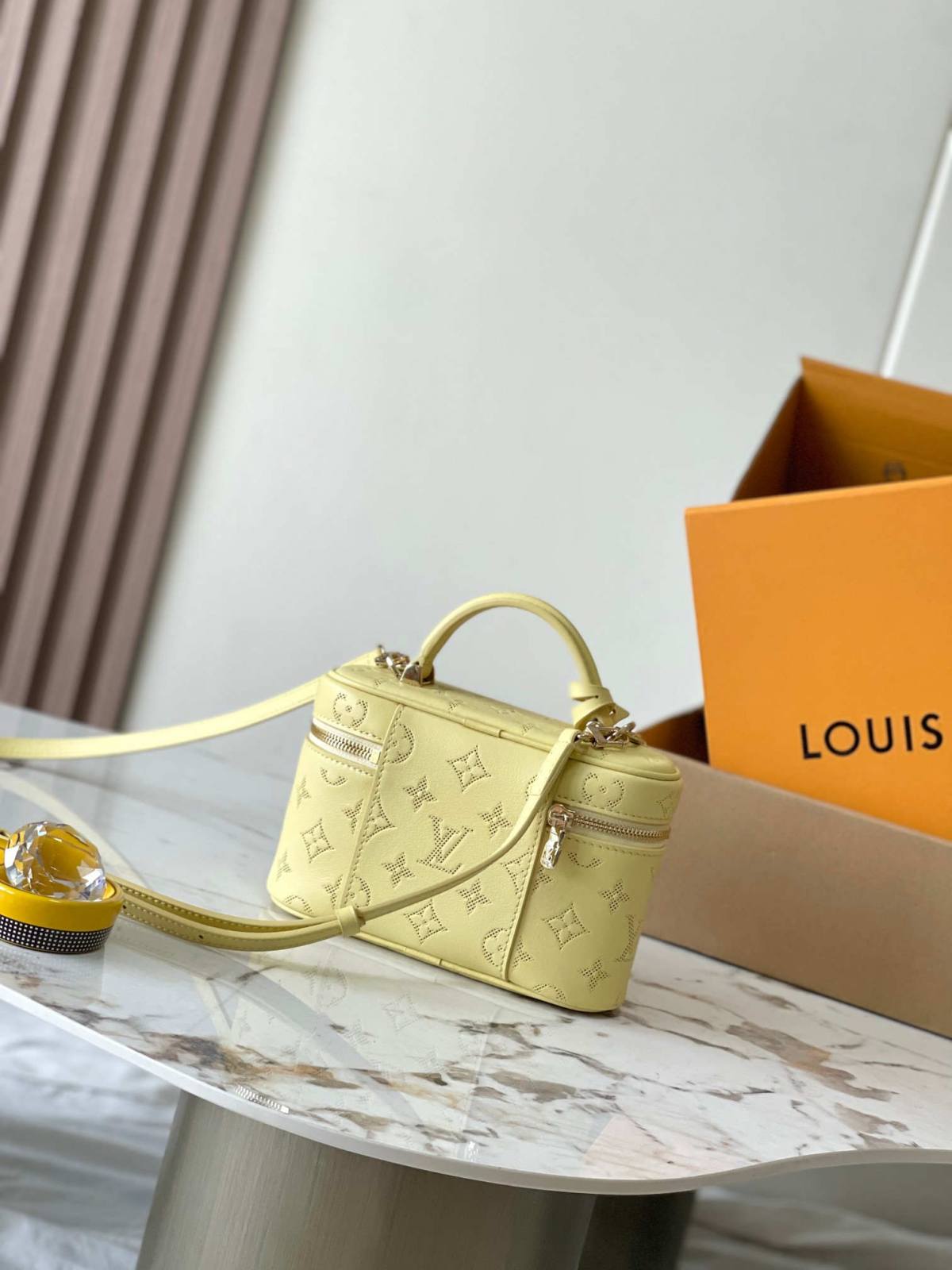 “Ellebag’s 1:1 Replica of Louis Vuitton Vanity Pouch M11298: A Tribute to Timeless Luxury”(2025 Feb Updated)-Yakanakisa Hunhu Fake Louis Vuitton Bag Online Store, Replica dhizaini bag ru