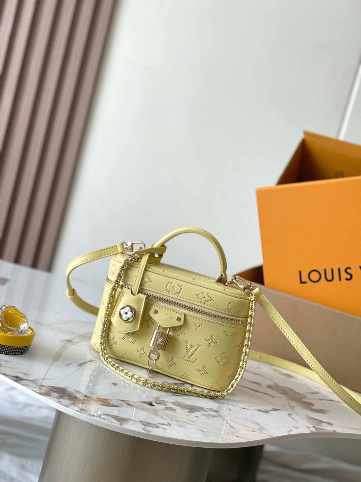 “Ellebag’s 1:1 Replica of Louis Vuitton Vanity Pouch M11298: A Tribute to Timeless Luxury”(2025 Feb Updated)-Yakanakisa Hunhu Fake Louis Vuitton Bag Online Store, Replica dhizaini bag ru