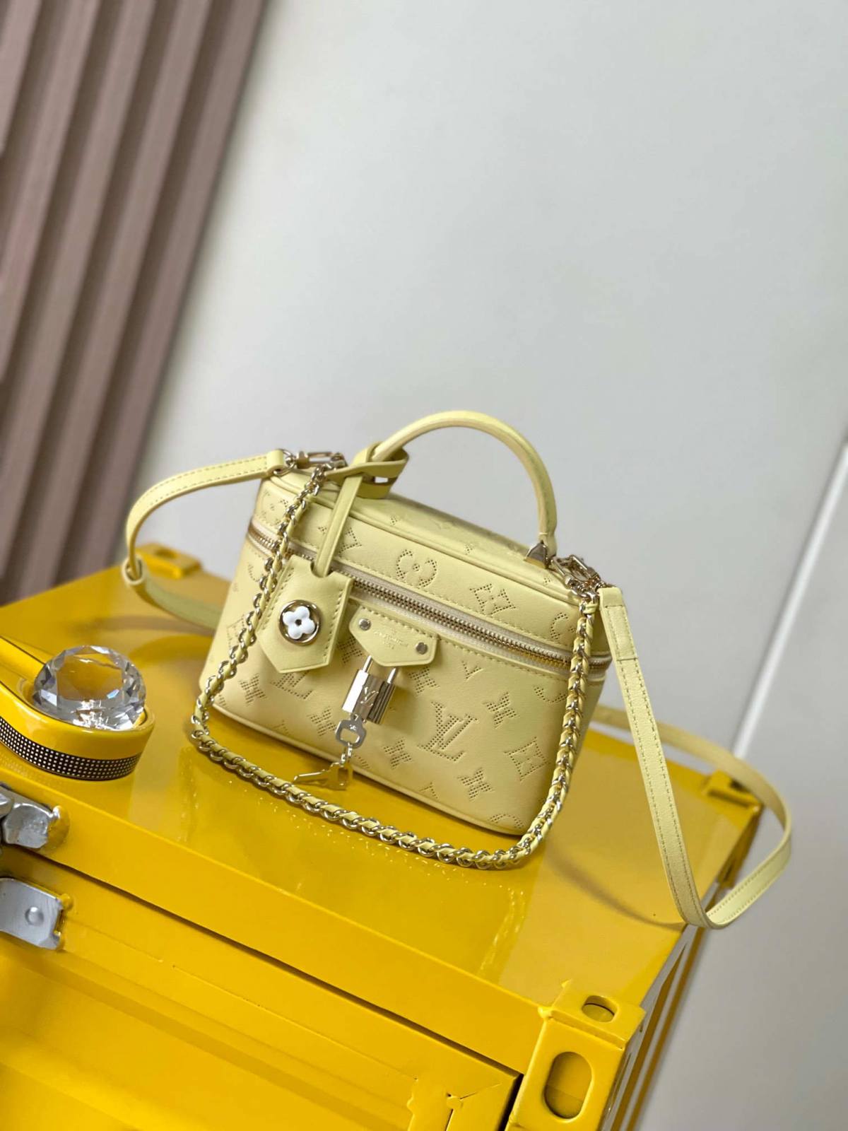 “Ellebag’s 1:1 Replica of Louis Vuitton Vanity Pouch M11298: A Tribute to Timeless Luxury”(2025 Feb Updated)-Yakanakisa Hunhu Fake Louis Vuitton Bag Online Store, Replica dhizaini bag ru