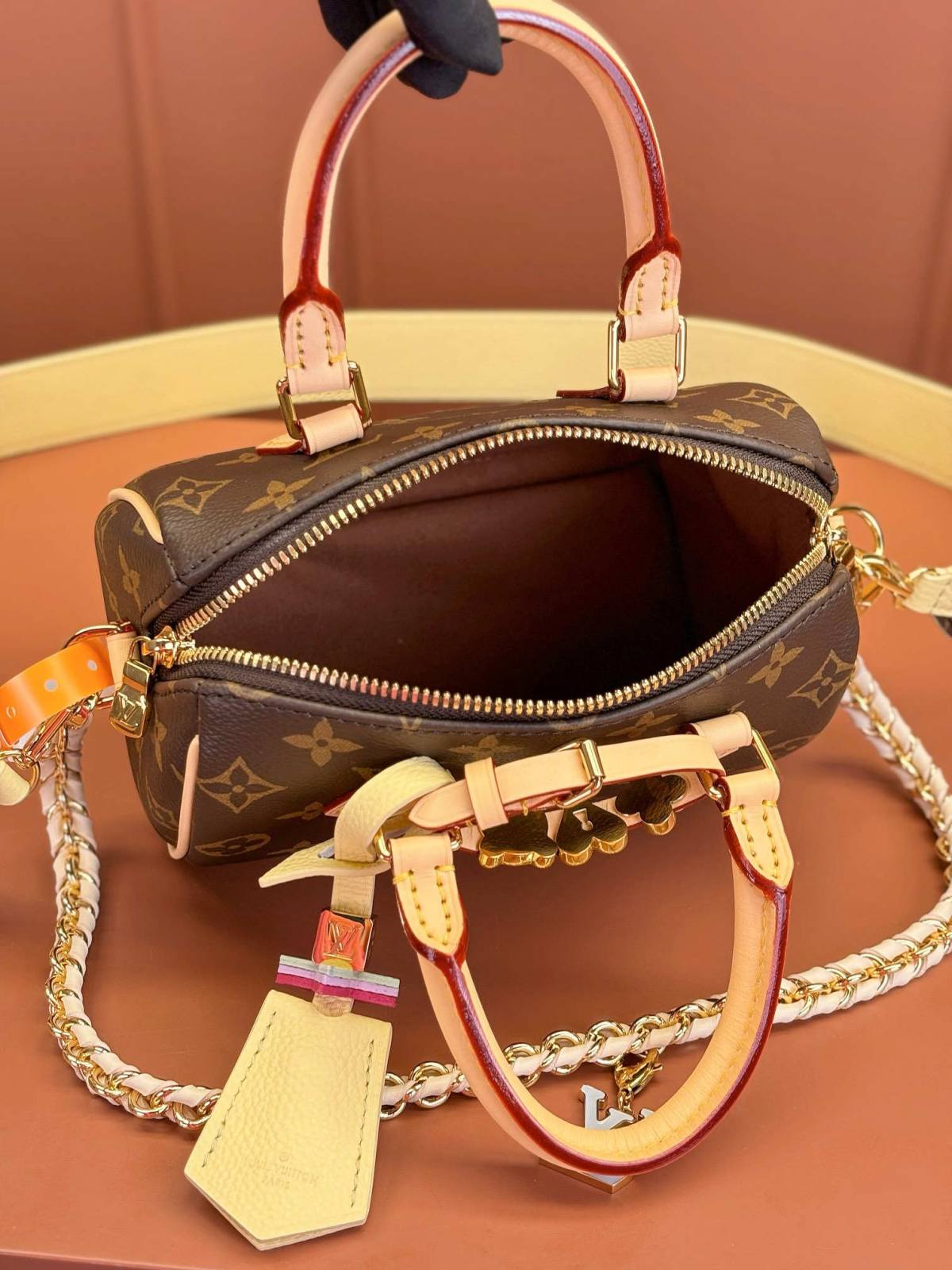 Ellebag’s 1:1 Replica of the Louis Vuitton SPEEDY BANDOULIÈRE 18 Handbag M46970: A Masterpiece of Craftsmanship(2025 Feb Updated)-Լավագույն որակի կեղծ Louis Vuitton պայուսակների առցանց խանութ, Replica դիզայներական պայուսակ ru