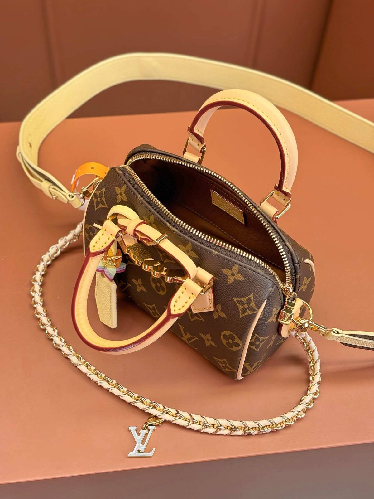 Ellebag’s 1:1 Replica of the Louis Vuitton SPEEDY BANDOULIÈRE 18 Handbag M46970: A Masterpiece of Craftsmanship(2025 Feb Updated)-Լավագույն որակի կեղծ Louis Vuitton պայուսակների առցանց խանութ, Replica դիզայներական պայուսակ ru