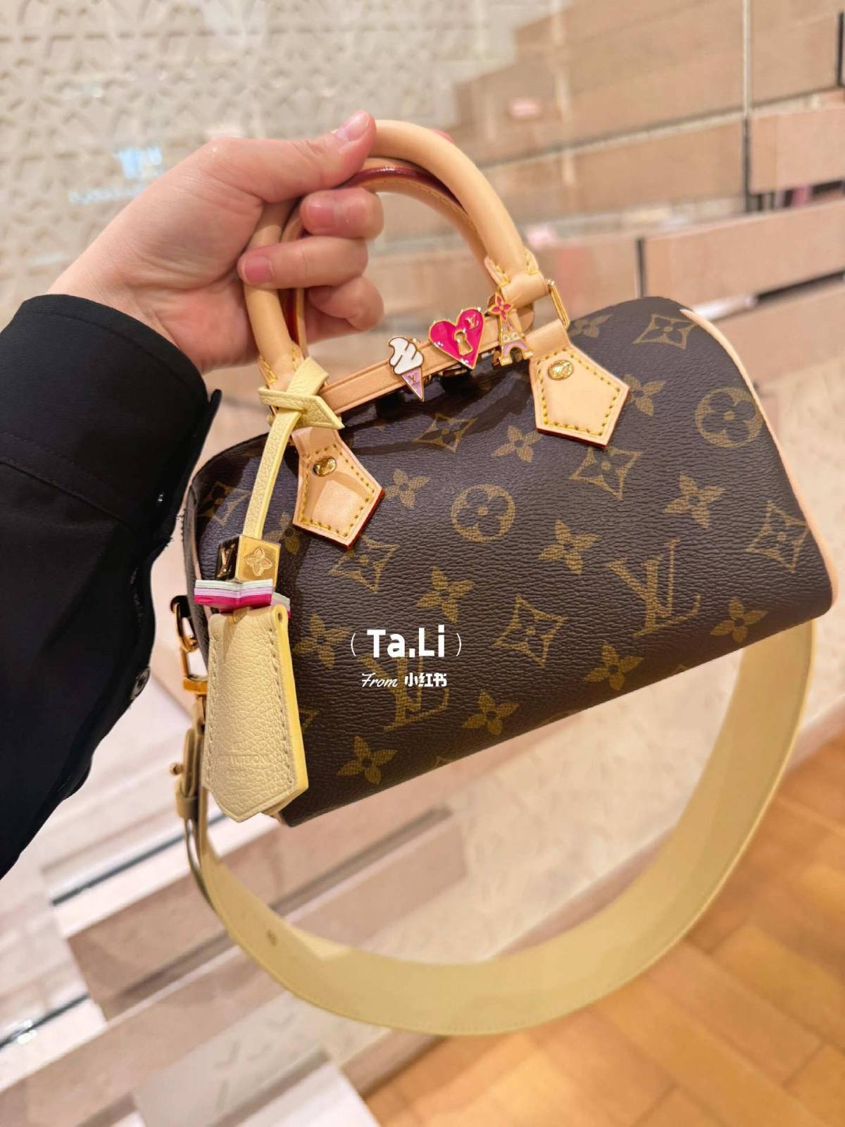 Ellebag’s 1:1 Replica of the Louis Vuitton SPEEDY BANDOULIÈRE 18 Handbag M46970: A Masterpiece of Craftsmanship(2025 Feb Updated)-Լավագույն որակի կեղծ Louis Vuitton պայուսակների առցանց խանութ, Replica դիզայներական պայուսակ ru