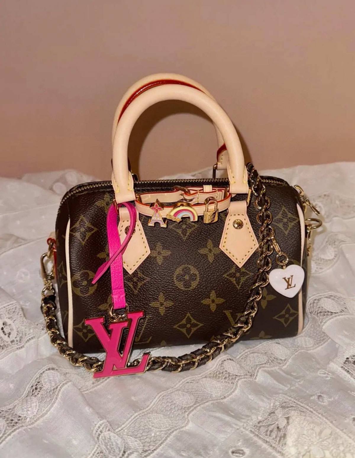 Ellebag’s 1:1 Replica of the Louis Vuitton SPEEDY BANDOULIÈRE 18 Handbag M46970: A Masterpiece of Craftsmanship(2025 Feb Updated)-Լավագույն որակի կեղծ Louis Vuitton պայուսակների առցանց խանութ, Replica դիզայներական պայուսակ ru