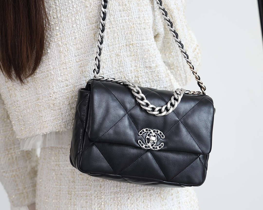 Ellebag’s Meticulous Recreation of the Chanel 19 Bag AS1160: A Testament to Craftsmanship and Precision(2025 Feb Updated)-Best Quality Fake Louis Vuitton Bag Online Store, Replica designer bag ru