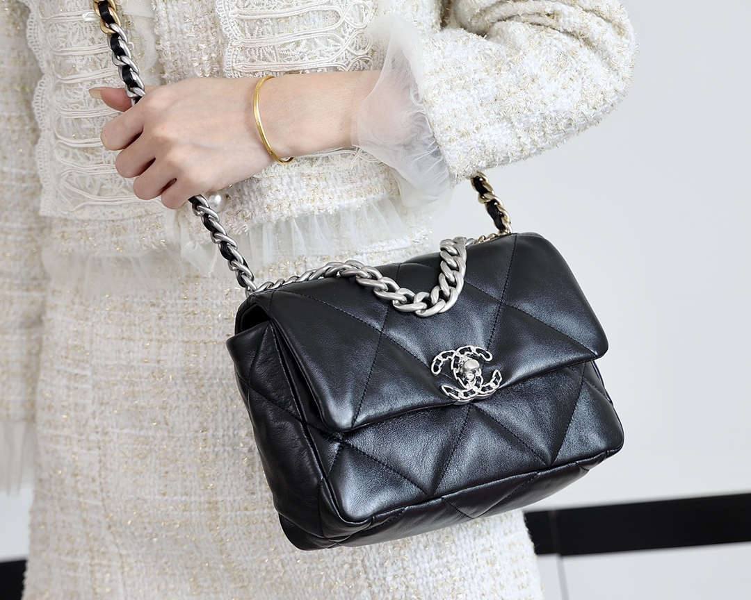 Ellebag’s Meticulous Recreation of the Chanel 19 Bag AS1160: A Testament to Craftsmanship and Precision(2025 Feb Updated)-Best Quality Fake Louis Vuitton Bag Online Store, Replica designer bag ru