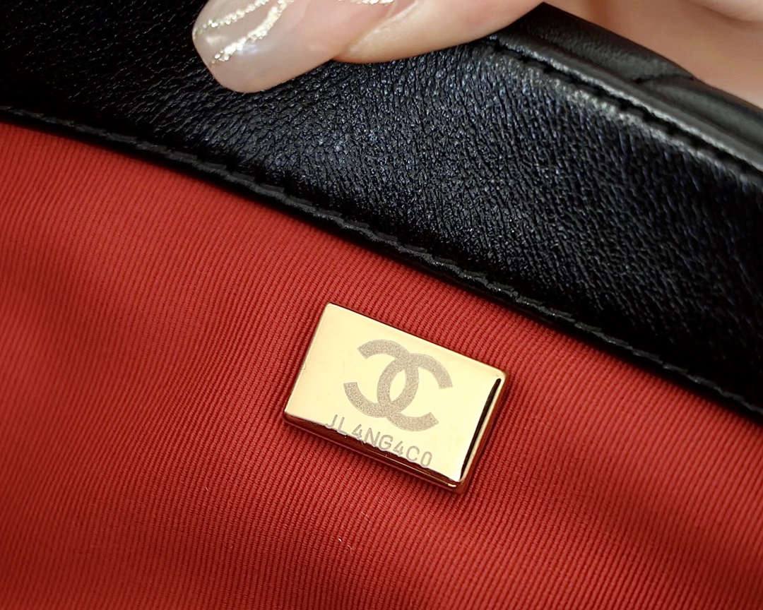 Ellebag’s Meticulous Recreation of the Chanel 19 Bag AS1160: A Testament to Craftsmanship and Precision(2025 Feb Updated)-Best Quality Fake Louis Vuitton Bag Online Store, Replica designer bag ru