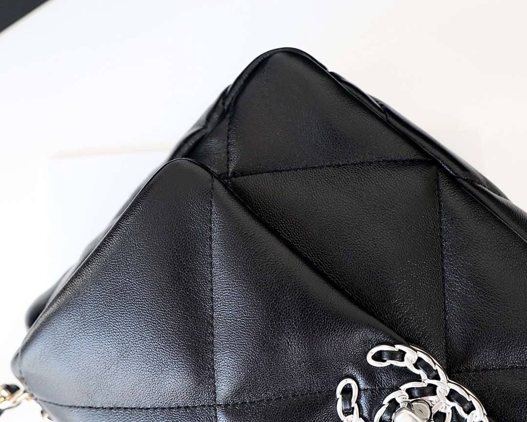 Ellebag’s Meticulous Recreation of the Chanel 19 Bag AS1160: A Testament to Craftsmanship and Precision(2025 Feb Updated)-Best Quality Fake Louis Vuitton Bag Online Store, Replica designer bag ru