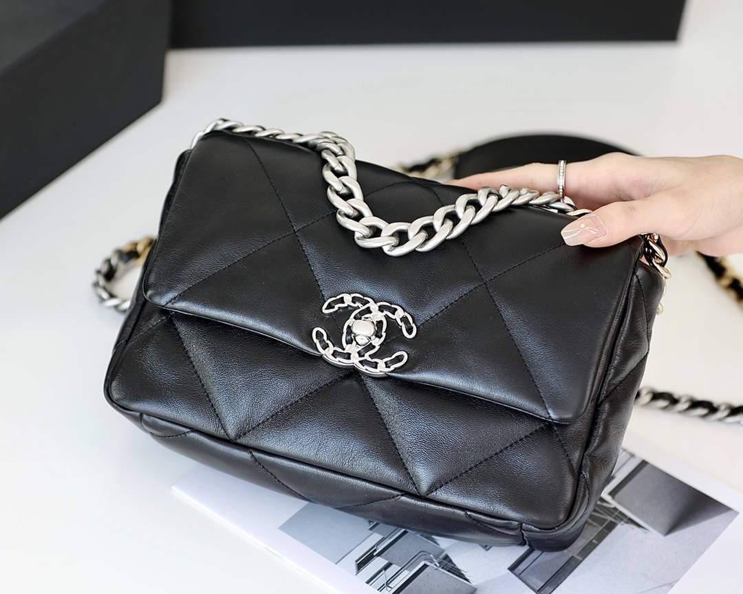 Ellebag’s Meticulous Recreation of the Chanel 19 Bag AS1160: A Testament to Craftsmanship and Precision(2025 Feb Updated)-Best Quality Fake Louis Vuitton Bag Online Store, Replica designer bag ru