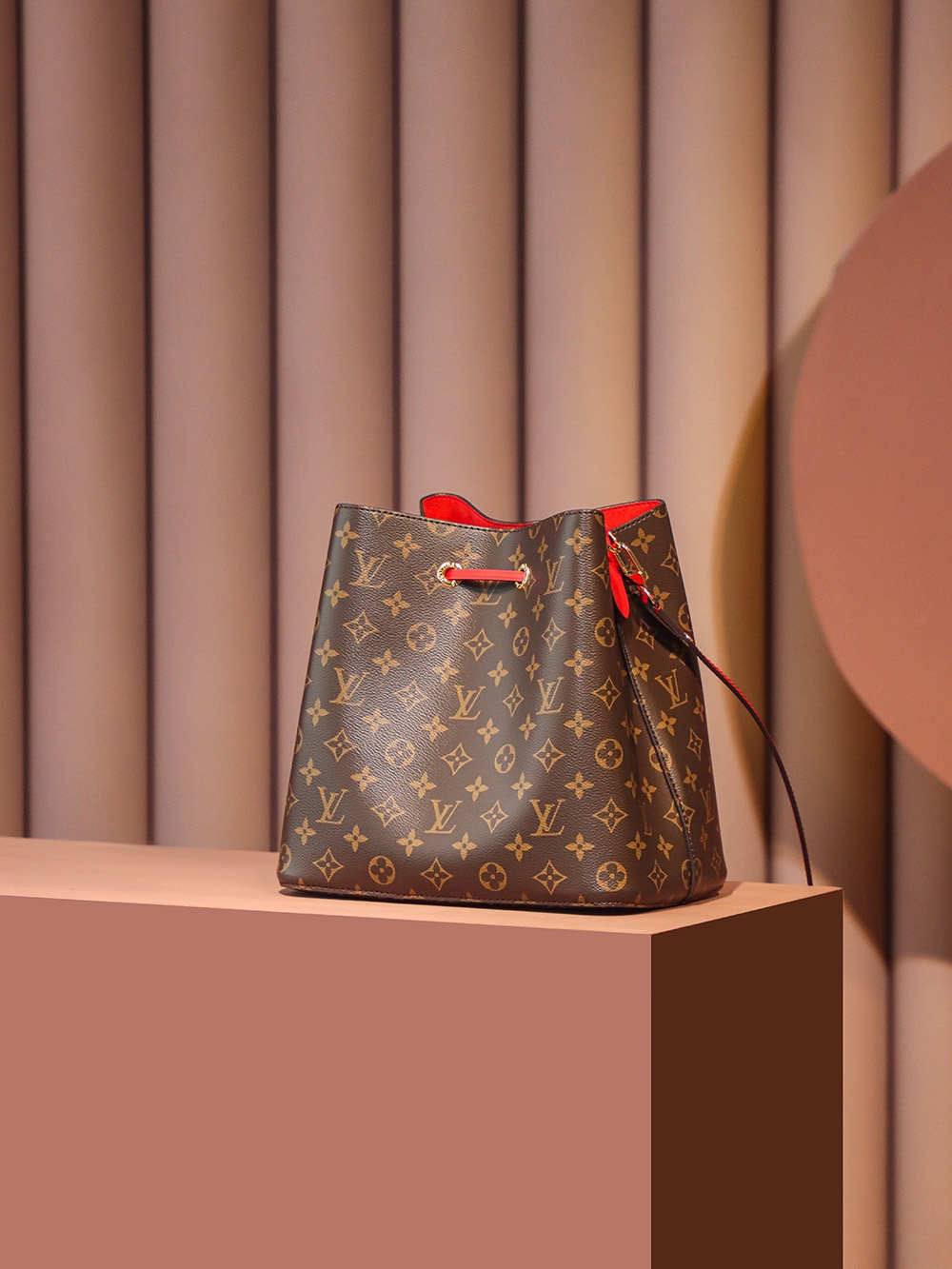 Ellebag’s Journey of Recreating the Iconic Louis Vuitton M44020 M44022 M44887 M44021 “NÉONÒÉ” Water Bucket Bag(2025 Feb Updated)-Best Quality Fake Louis Vuitton Bag Online Store, Replica designer bag ru