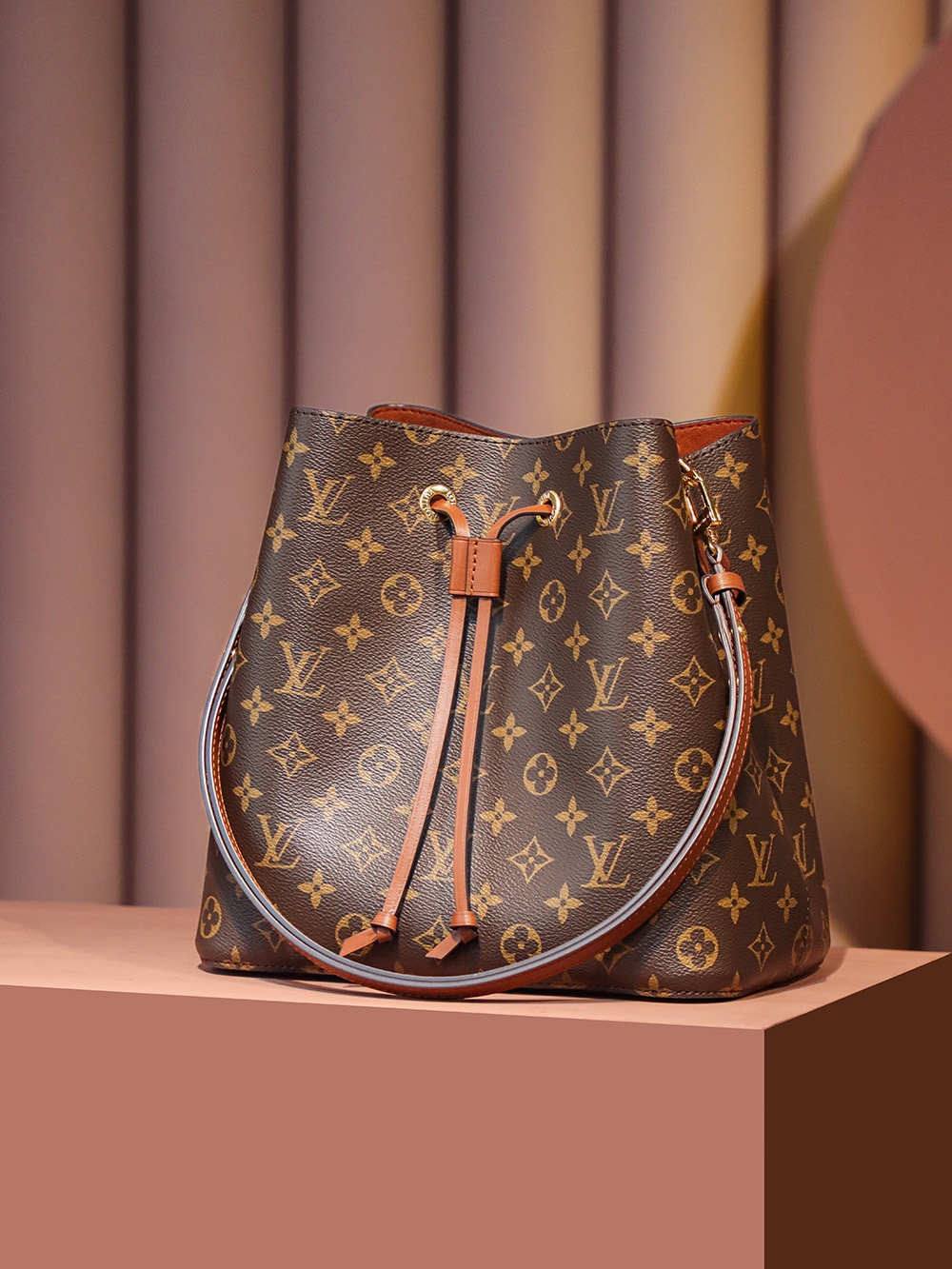 Ellebag’s Journey of Recreating the Iconic Louis Vuitton M44020 M44022 M44887 M44021 “NÉONÒÉ” Water Bucket Bag(2025 Feb Updated)-Best Quality Fake Louis Vuitton Bag Online Store, Replica designer bag ru