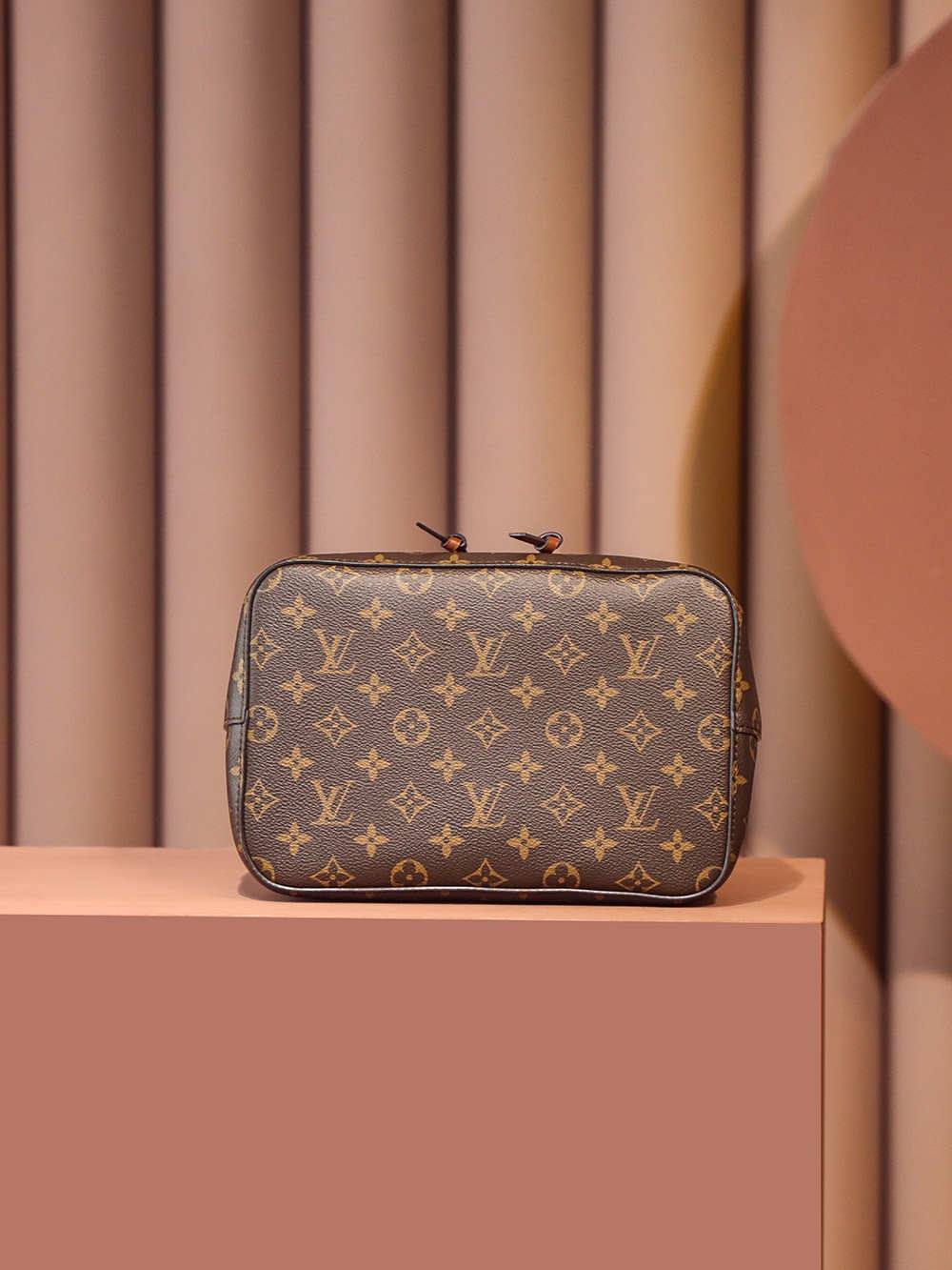 Ellebag’s Journey of Recreating the Iconic Louis Vuitton M44020 M44022 M44887 M44021 “NÉONÒÉ” Water Bucket Bag(2025 Feb Updated)-Best Quality Fake Louis Vuitton Bag Online Store, Replica designer bag ru