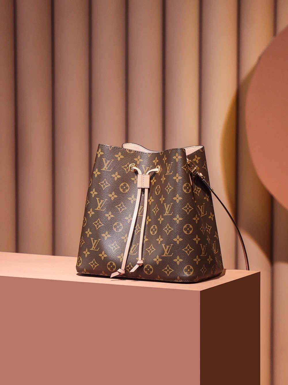 Ellebag’s Journey of Recreating the Iconic Louis Vuitton M44020 M44022 M44887 M44021 “NÉONÒÉ” Water Bucket Bag(2025 Feb Updated)-Best Quality Fake Louis Vuitton Bag Online Store, Replica designer bag ru