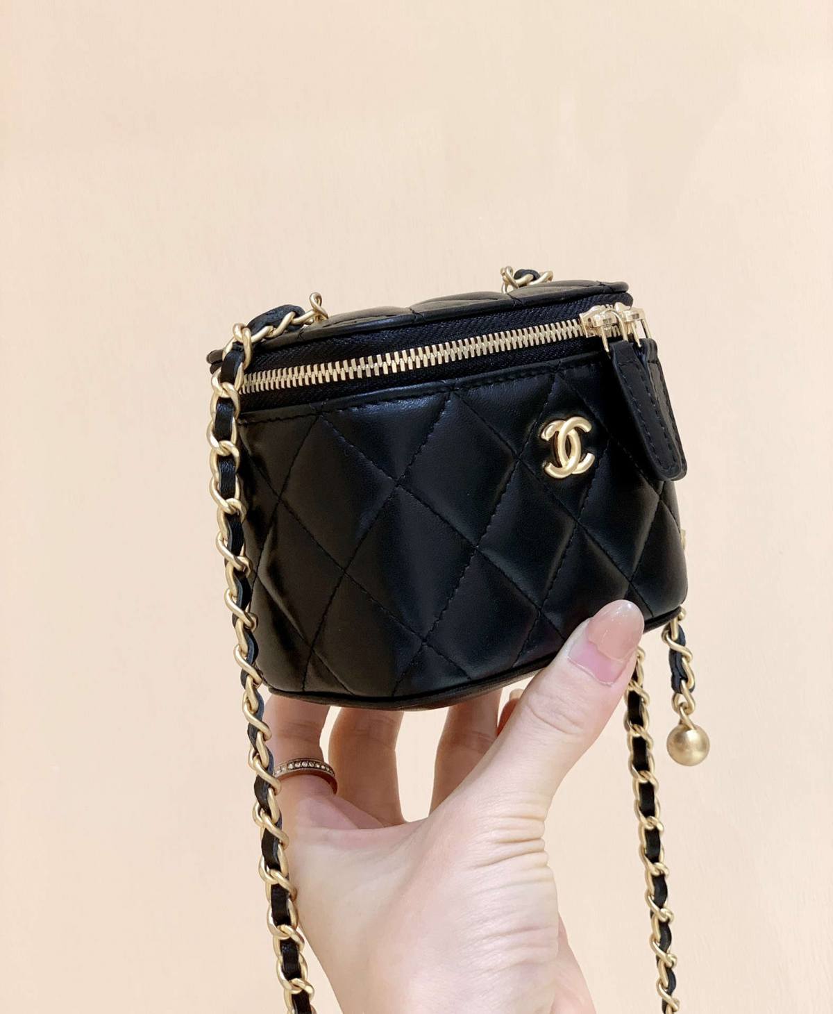 Ellebag’s Meticulous Recreation of the Chanel 22P AP1447: A Tale of Craftsmanship and Precision black and blue(2025 Feb Updated)-Best Quality Fake Louis Vuitton Bag Online Store, Replica designer bag ru