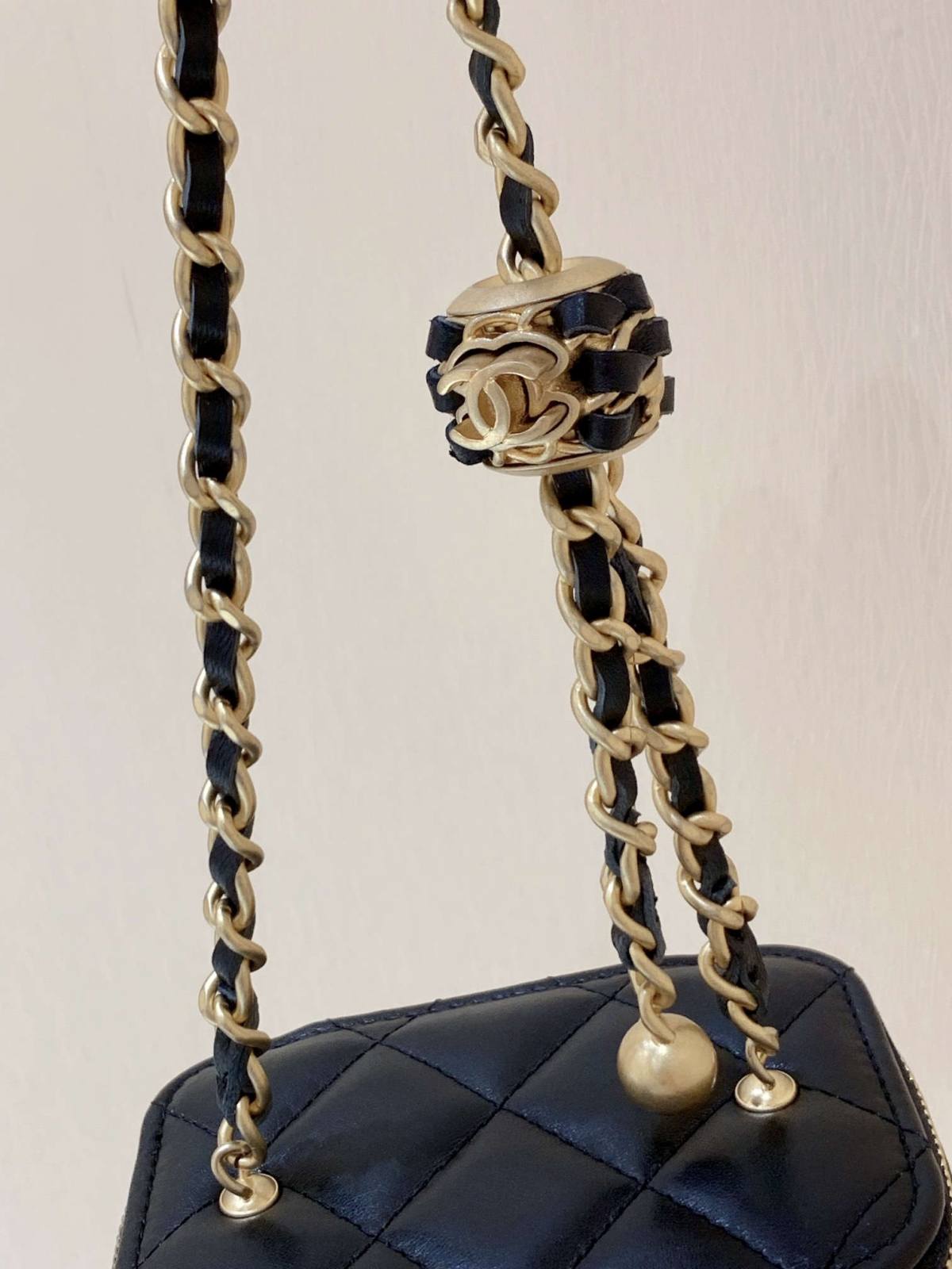 Ellebag’s Meticulous Recreation of the Chanel 22P AP1447: A Tale of Craftsmanship and Precision black and blue(2025 Feb Updated)-Best Quality Fake Louis Vuitton Bag Online Store, Replica designer bag ru