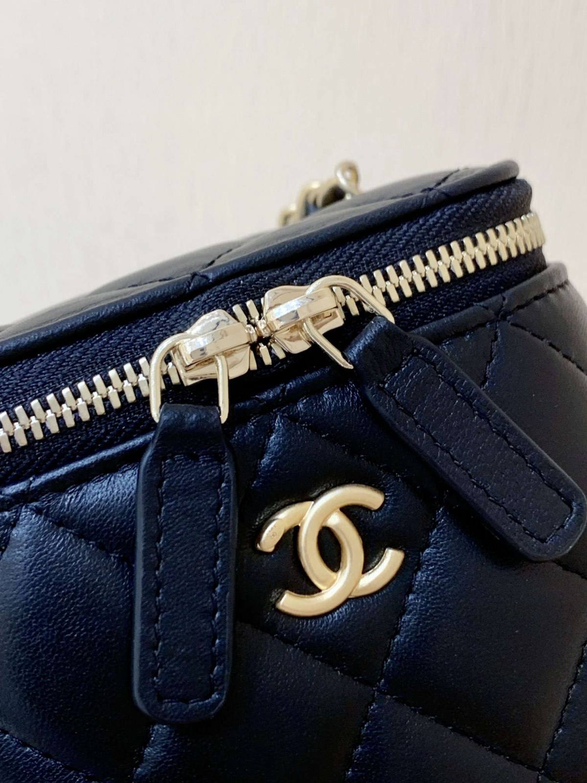 Ellebag’s Meticulous Recreation of the Chanel 22P AP1447: A Tale of Craftsmanship and Precision black and blue(2025 Feb Updated)-Best Quality Fake Louis Vuitton Bag Online Store, Replica designer bag ru