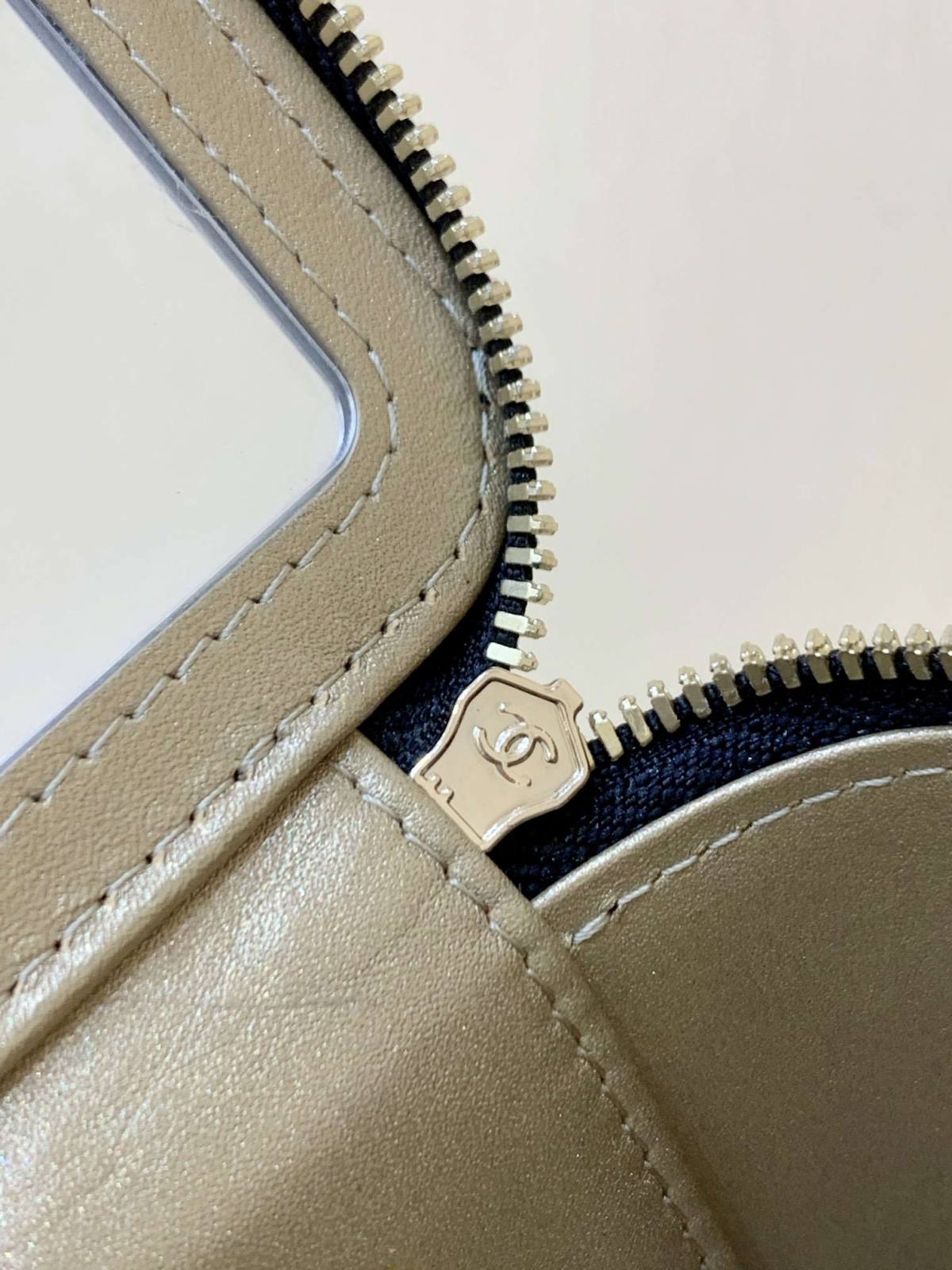 Ellebag’s Meticulous Recreation of the Chanel 22P AP1447: A Tale of Craftsmanship and Precision black and blue(2025 Feb Updated)-Best Quality Fake Louis Vuitton Bag Online Store, Replica designer bag ru