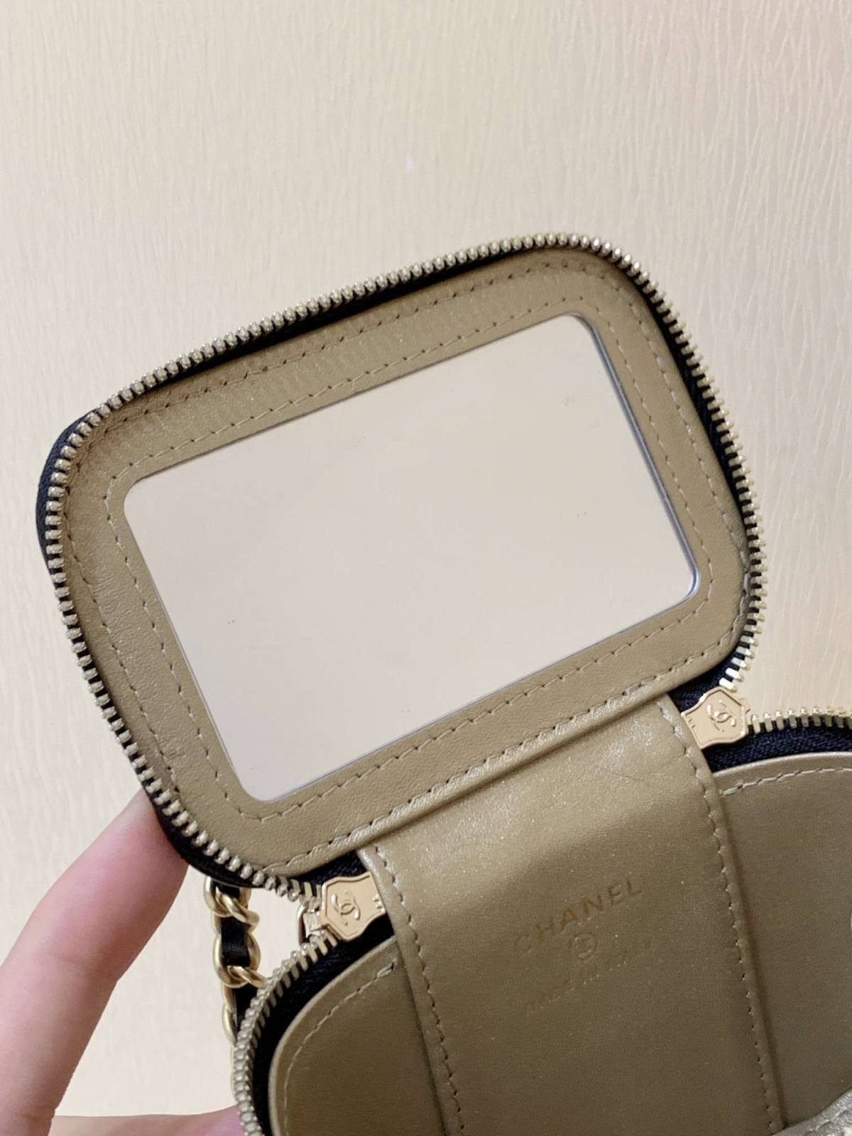 Ellebag’s Meticulous Recreation of the Chanel 22P AP1447: A Tale of Craftsmanship and Precision black and blue(2025 Feb Updated)-Best Quality Fake Louis Vuitton Bag Online Store, Replica designer bag ru