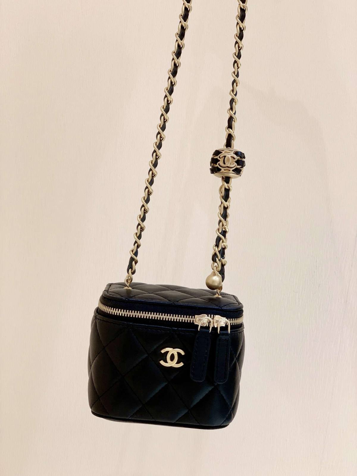 Ellebag’s Meticulous Recreation of the Chanel 22P AP1447: A Tale of Craftsmanship and Precision black and blue(2025 Feb Updated)-Best Quality Fake Louis Vuitton Bag Online Store, Replica designer bag ru