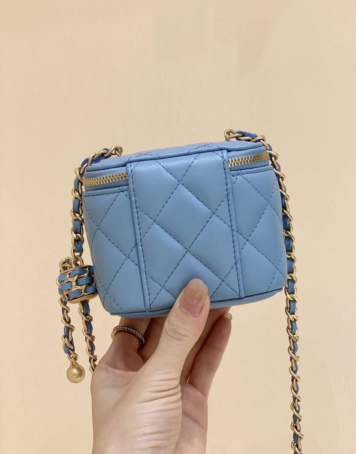 Ellebag’s Meticulous Recreation of the Chanel 22P AP1447: A Tale of Craftsmanship and Precision black and blue(2025 Feb Updated)-Best Quality Fake Louis Vuitton Bag Online Store, Replica designer bag ru