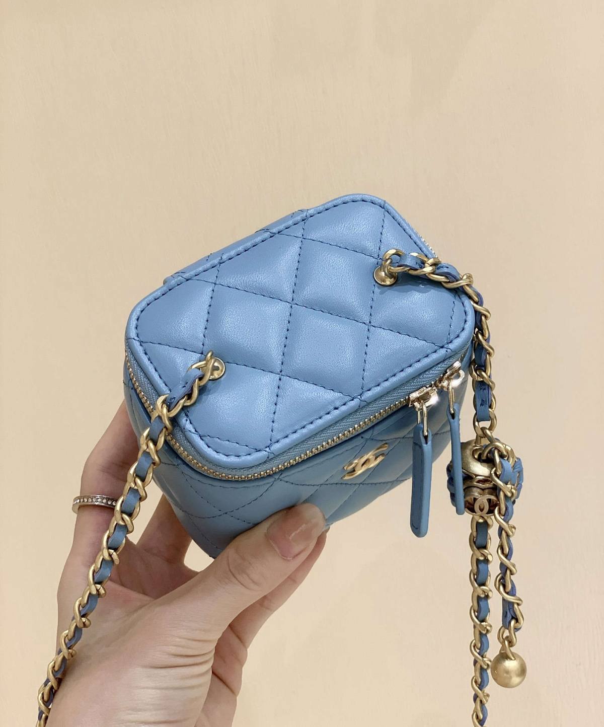 Ellebag’s Meticulous Recreation of the Chanel 22P AP1447: A Tale of Craftsmanship and Precision black and blue(2025 Feb Updated)-Best Quality Fake Louis Vuitton Bag Online Store, Replica designer bag ru