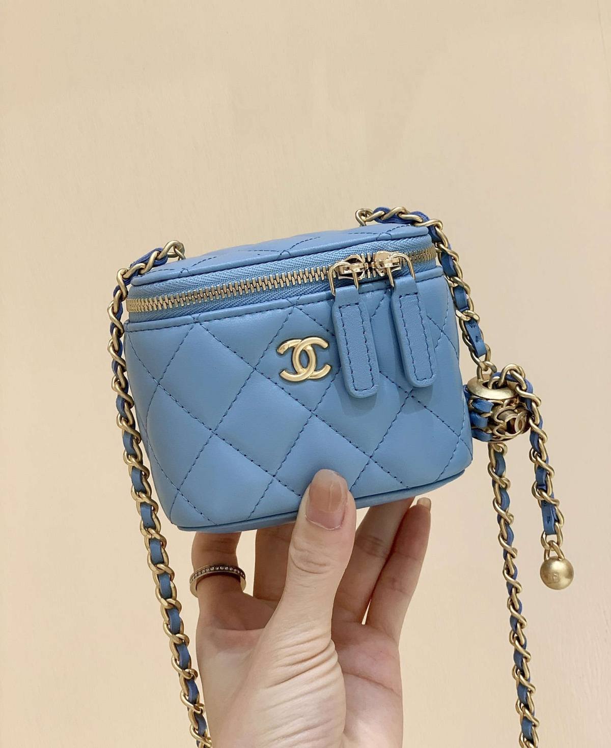 Ellebag’s Meticulous Recreation of the Chanel 22P AP1447: A Tale of Craftsmanship and Precision black and blue(2025 Feb Updated)-Best Quality Fake Louis Vuitton Bag Online Store, Replica designer bag ru