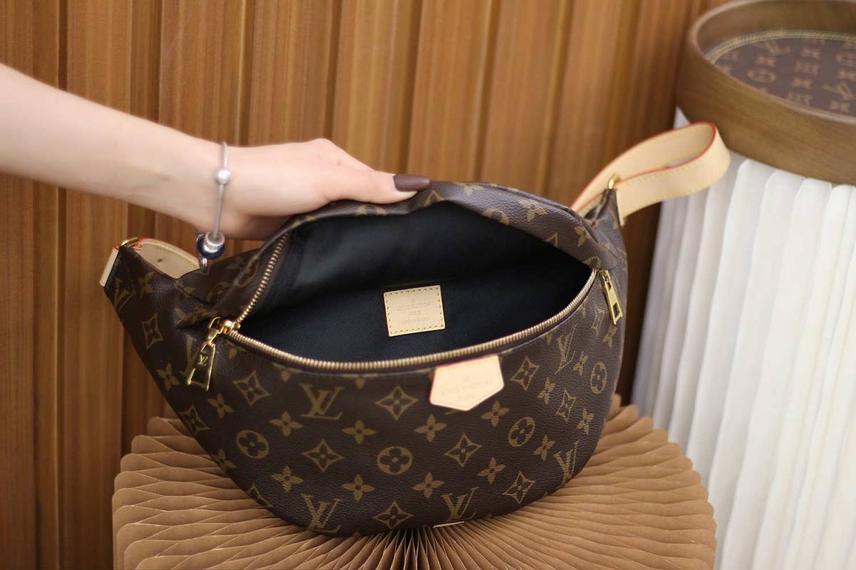 “Ellebag’s 1:1 Replica of Louis Vuitton Bum Bag M43644: A Perfect Blend of Functionality and Fashion”(2025 Feb Updated)-Best Quality adịgboroja Louis vuitton akpa Online Store, oyiri mmebe akpa ru