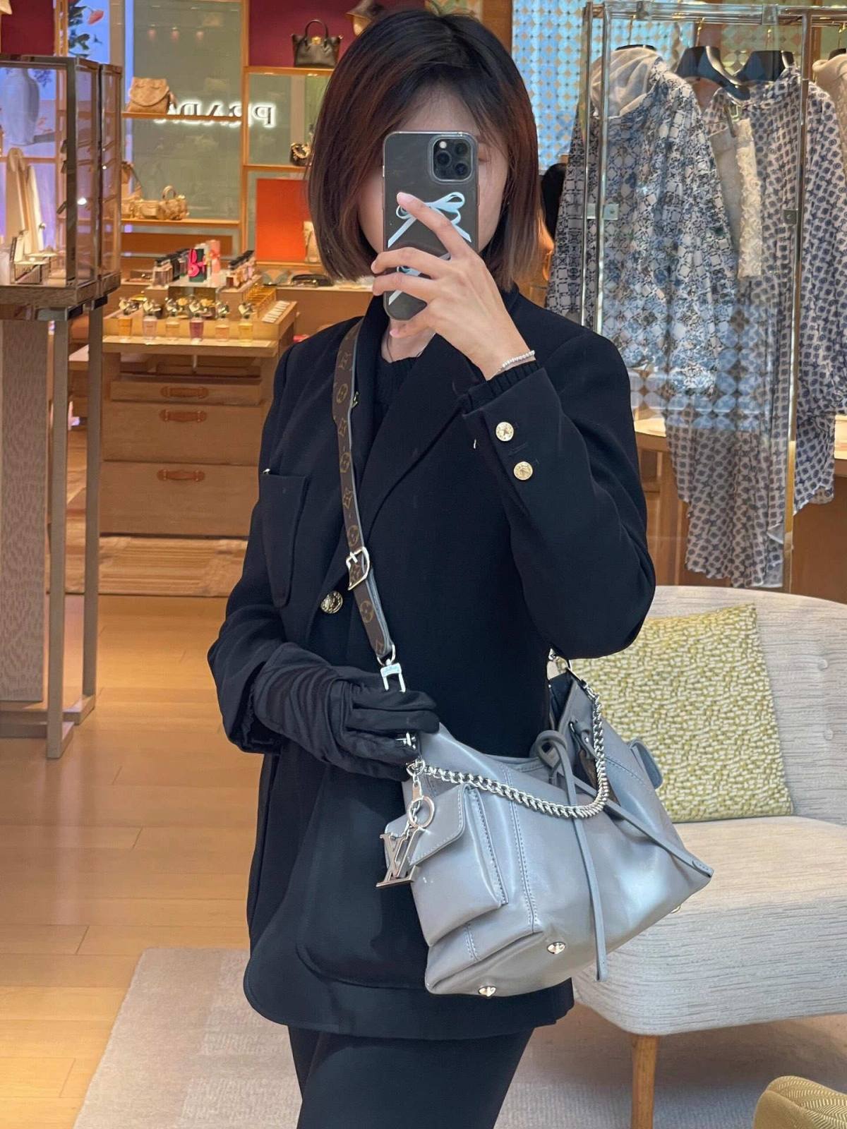 “Ellebag’s 1:1 Replica of Louis Vuitton Carryall Cargo Small M12579: A Perfect Blend of Craftsmanship and Luxury”(2025 Feb Updated)-Best Quality Fake Louis Vuitton Bag Online Store, Replica designer bag ru