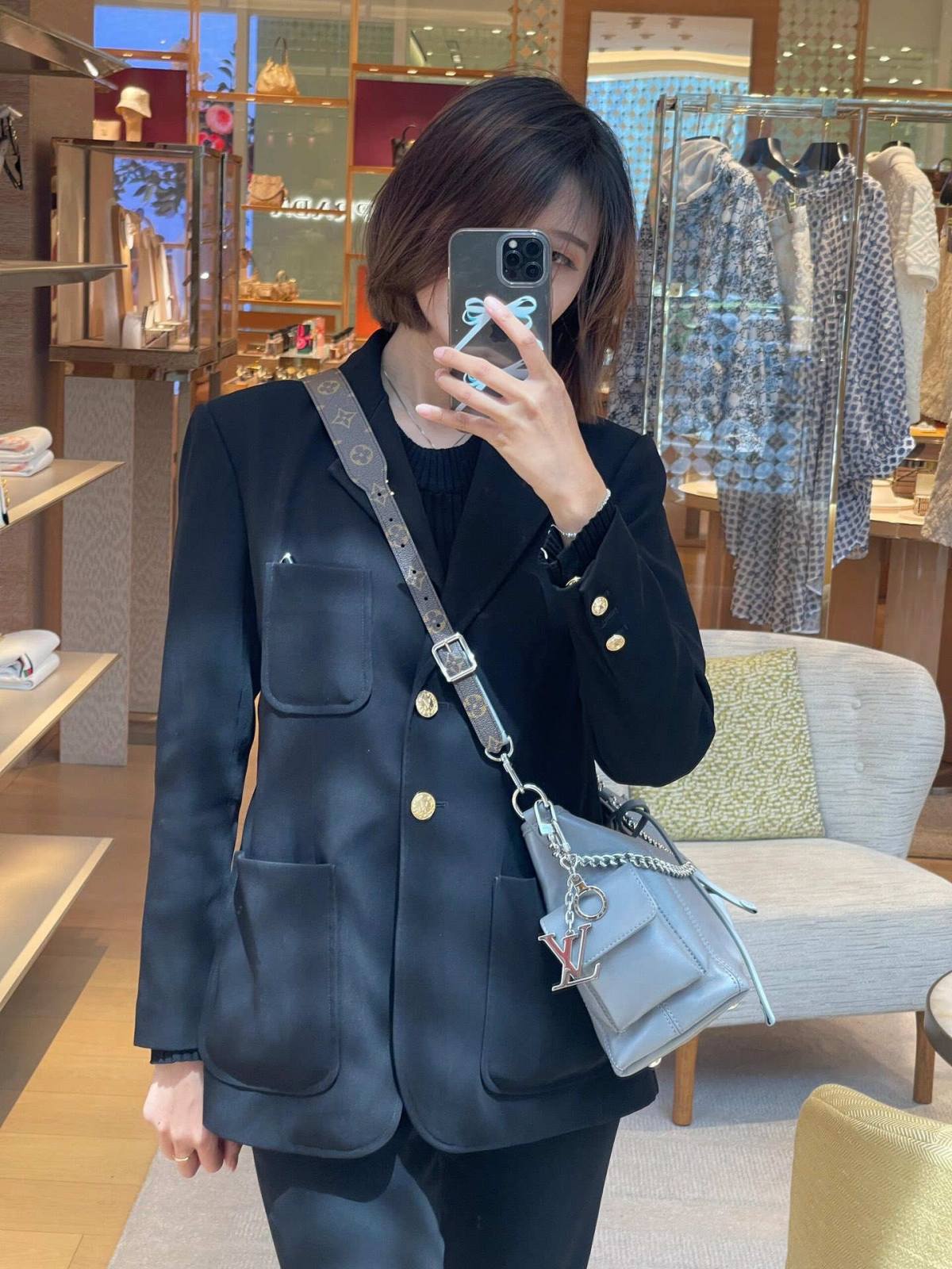 “Ellebag’s 1:1 Replica of Louis Vuitton Carryall Cargo Small M12579: A Perfect Blend of Craftsmanship and Luxury”(2025 Feb Updated)-Best Quality Fake Louis Vuitton Bag Online Store, Replica designer bag ru