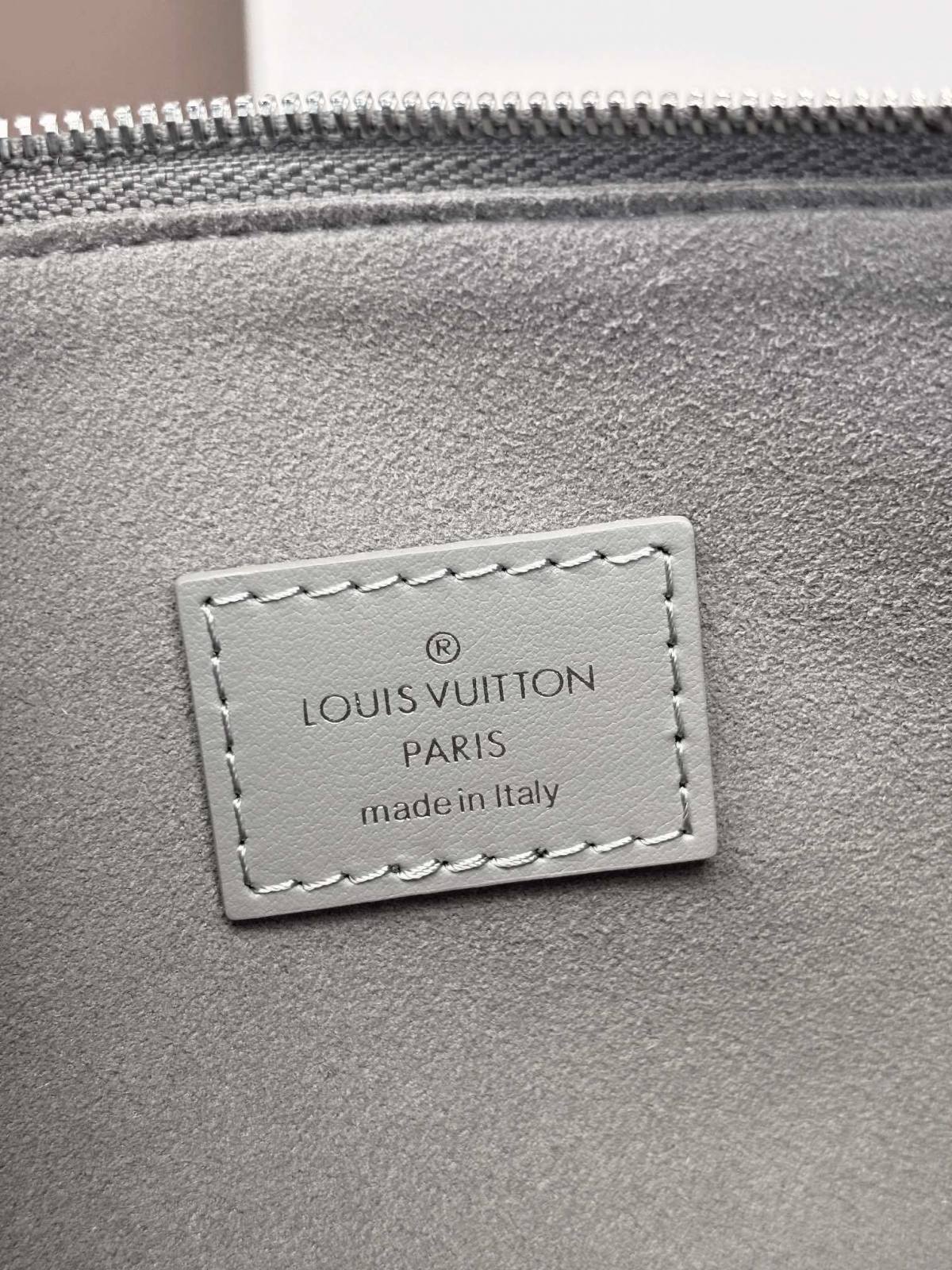 “Ellebag’s 1:1 Replica of Louis Vuitton Carryall Dark M12583: Crafting Luxury with Precision and Excellence”(2025 Feb Updated)-Best Quality Fake Louis Vuitton Bag Online Store, Replica designer bag ru