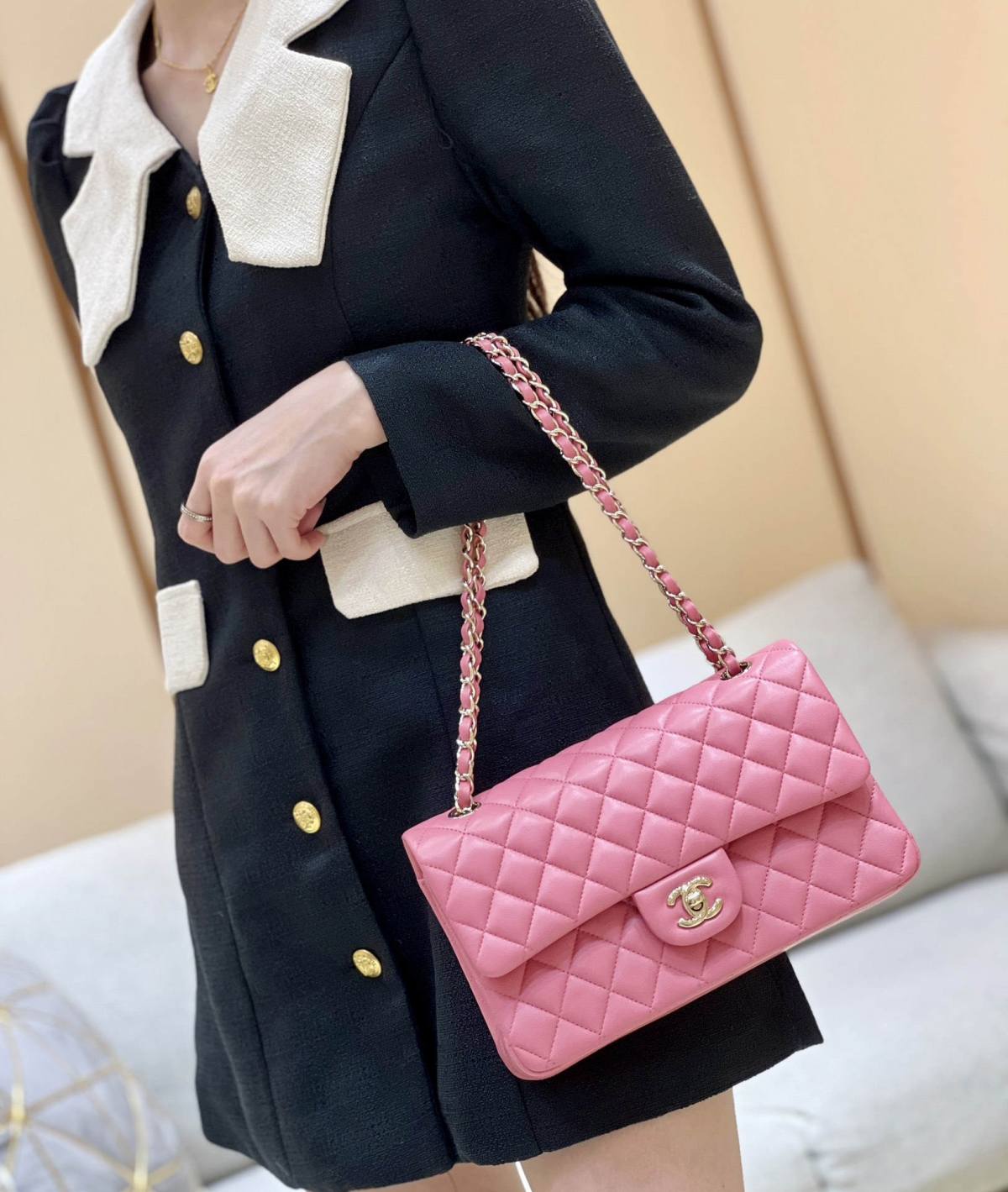 Ellebag’s Top-Grade Replica of the Chanel Classic Flap Medium Bag: A 25.5cm Deep Pink Lambskin with Champagne Gold Hardware(2025 Feb Updated)-Best Quality Fake Louis Vuitton Bag Online Store, Replica designer bag ru