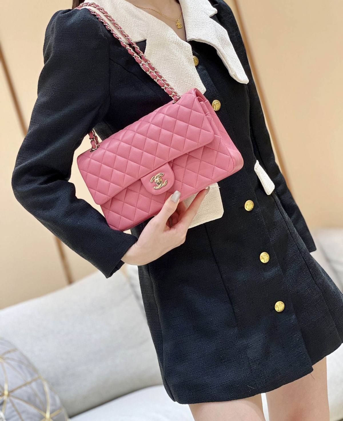 Ellebag’s Top-Grade Replica of the Chanel Classic Flap Medium Bag: A 25.5cm Deep Pink Lambskin with Champagne Gold Hardware(2025 Feb Updated)-Best Quality Fake Louis Vuitton Bag Online Store, Replica designer bag ru