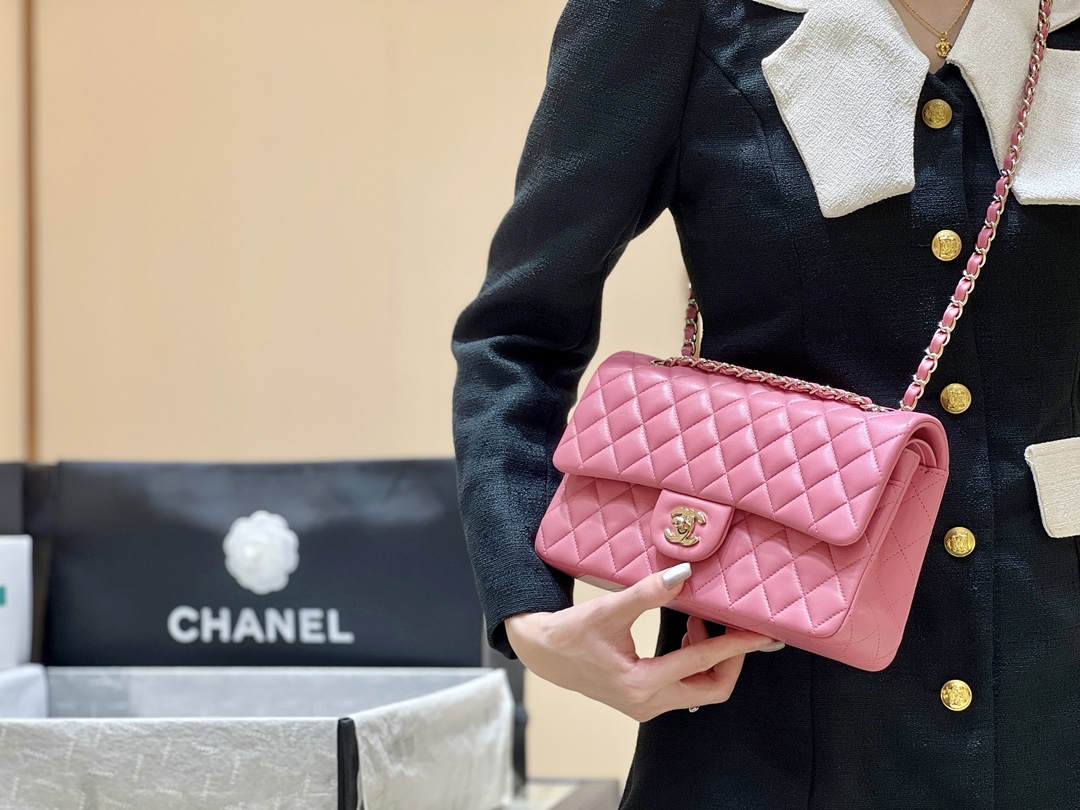 Ellebag’s Top-Grade Replica of the Chanel Classic Flap Medium Bag: A 25.5cm Deep Pink Lambskin with Champagne Gold Hardware(2025 Feb Updated)-Best Quality Fake Louis Vuitton Bag Online Store, Replica designer bag ru